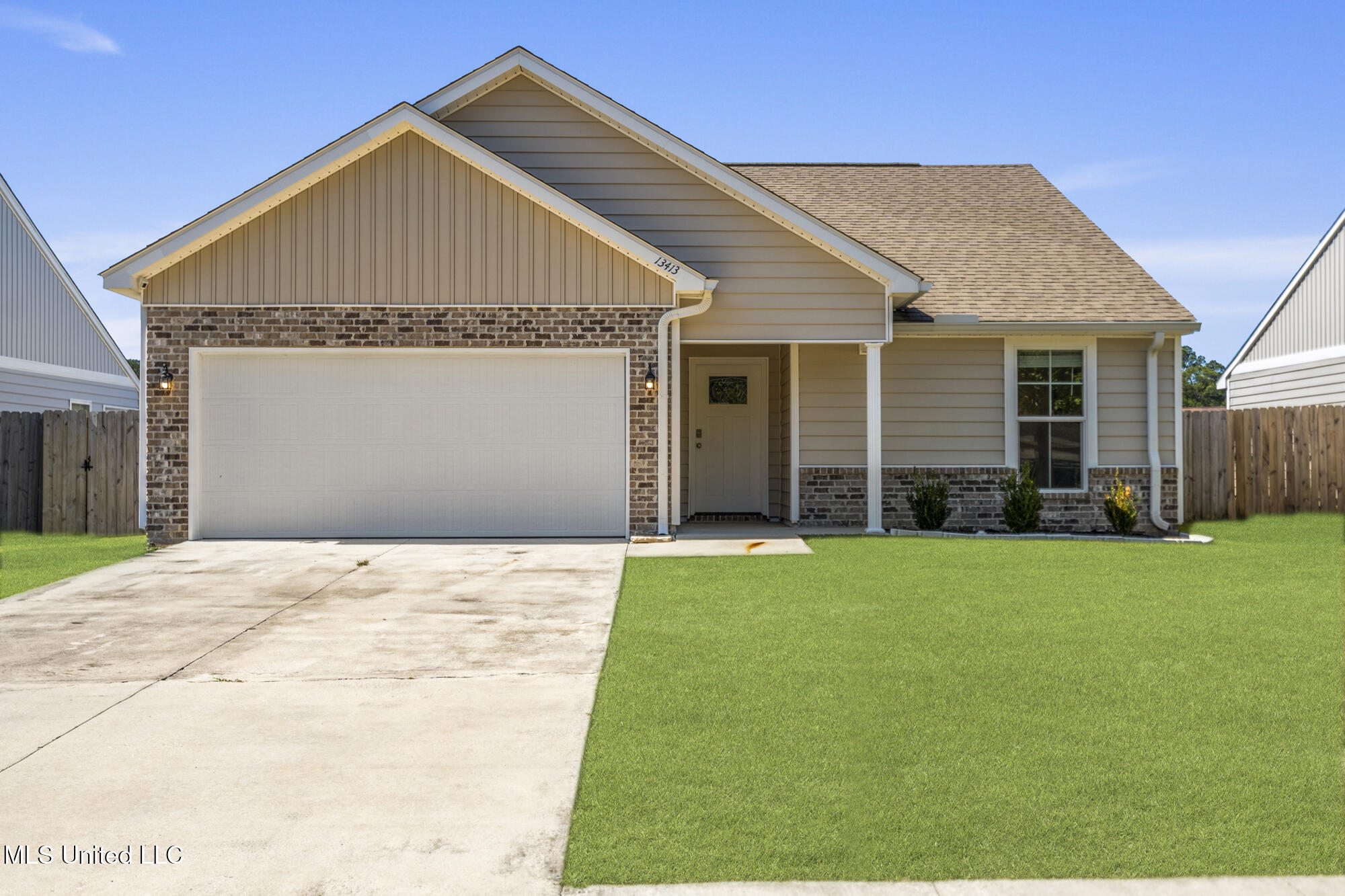 13413 Willow Oak Circle Property Photo 2