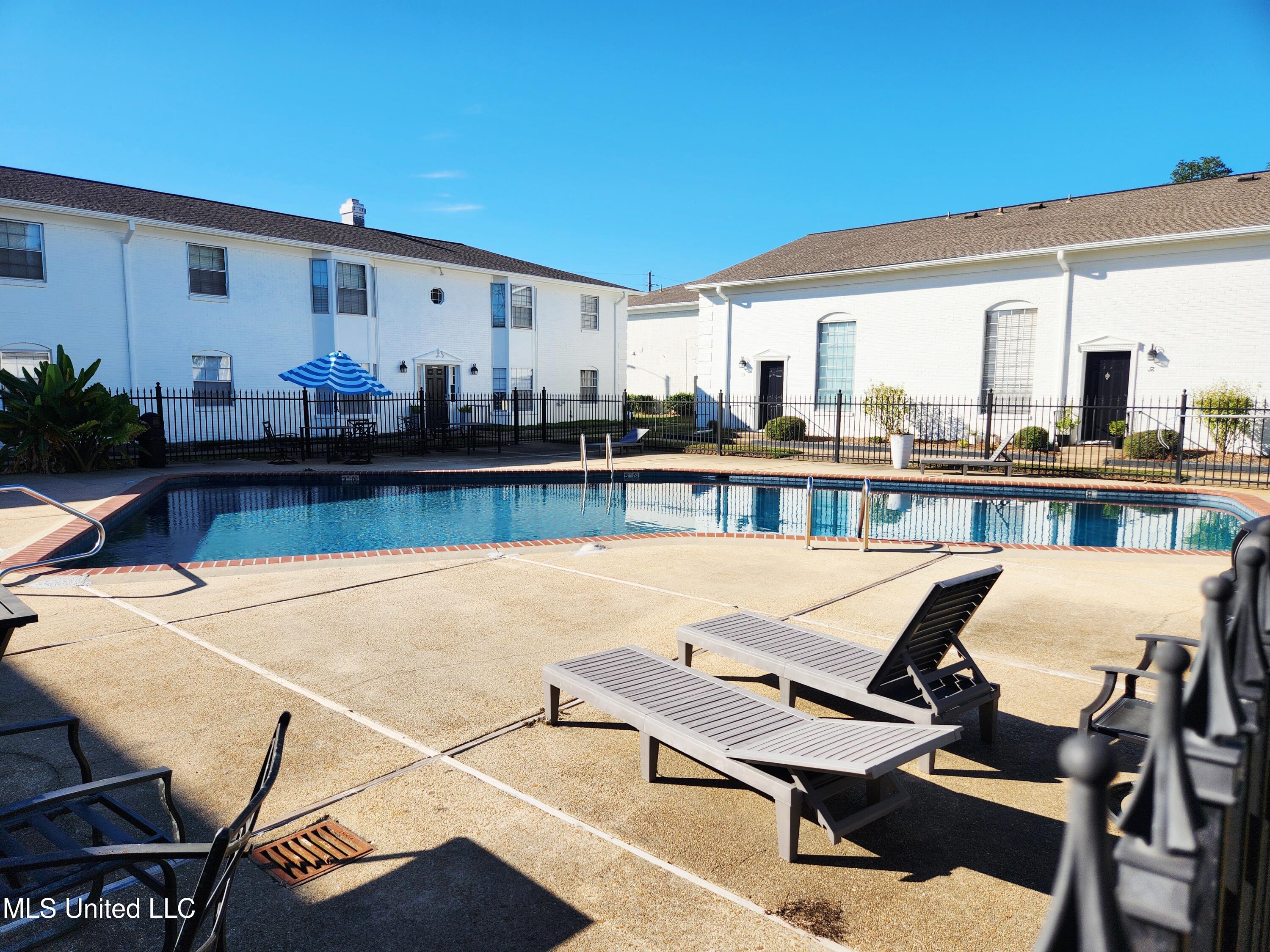 5025 Wayneland Drive Property Photo 3