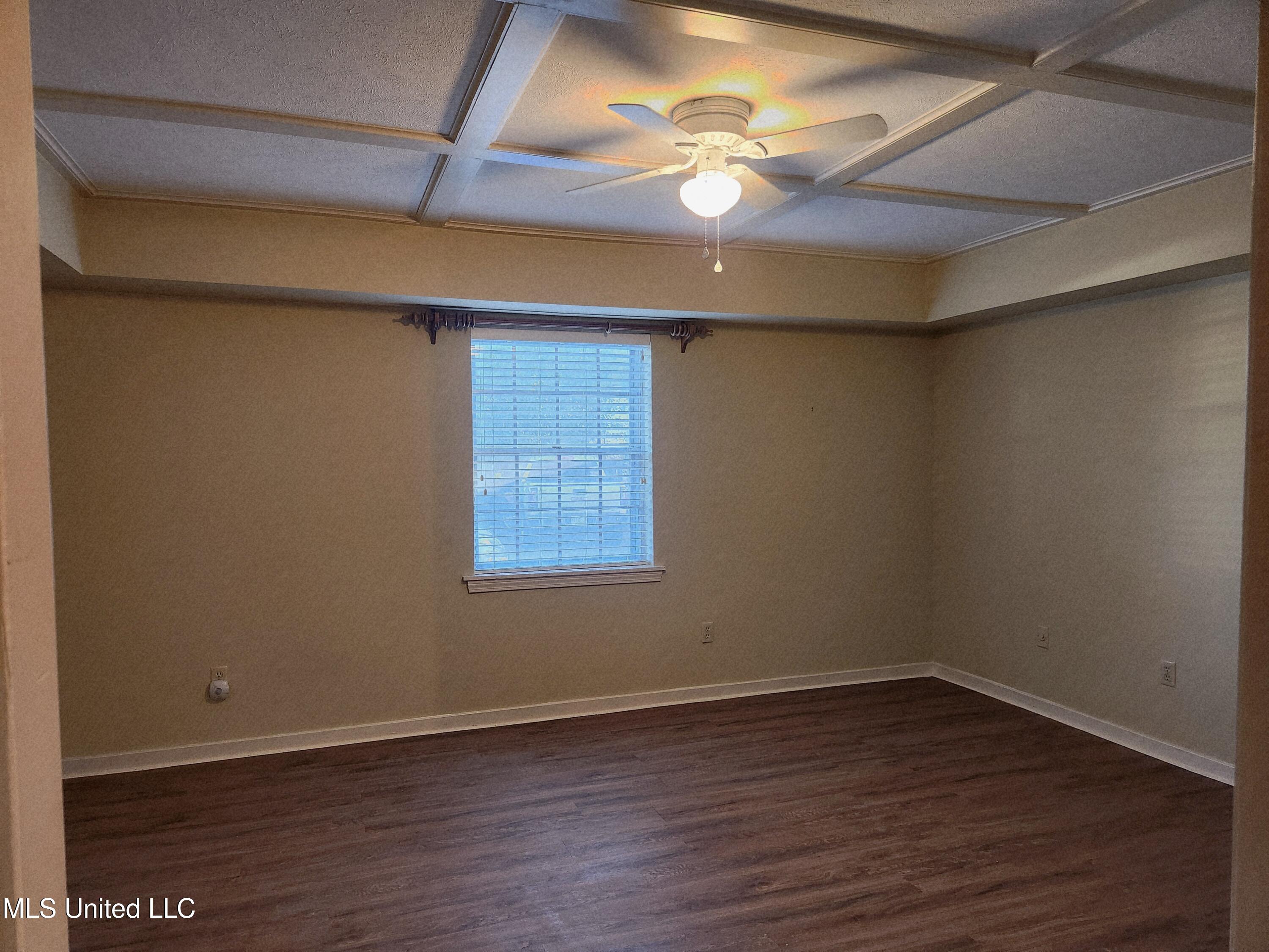 5025 Wayneland Drive Property Photo 9