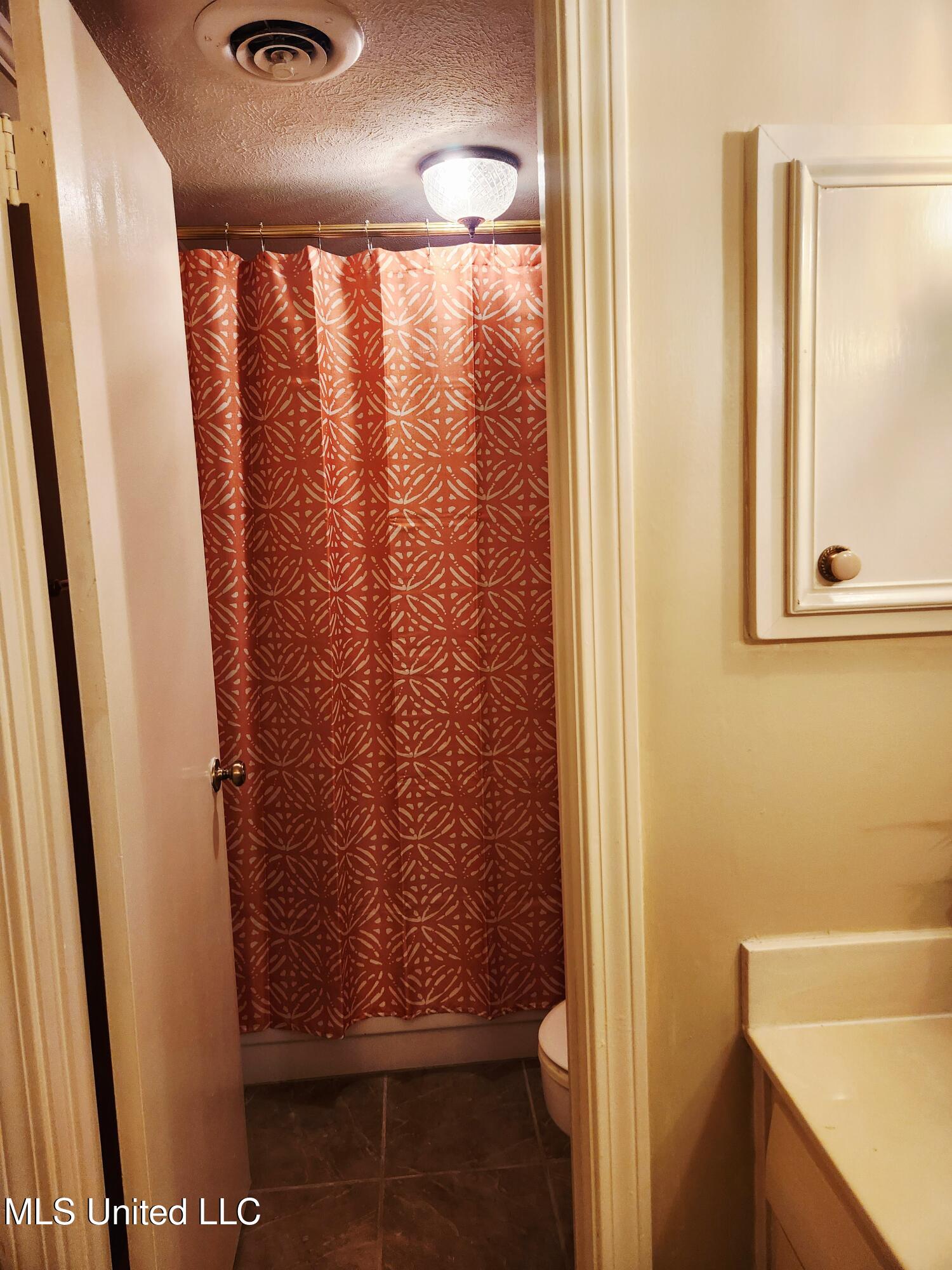 5025 Wayneland Drive Property Photo 16