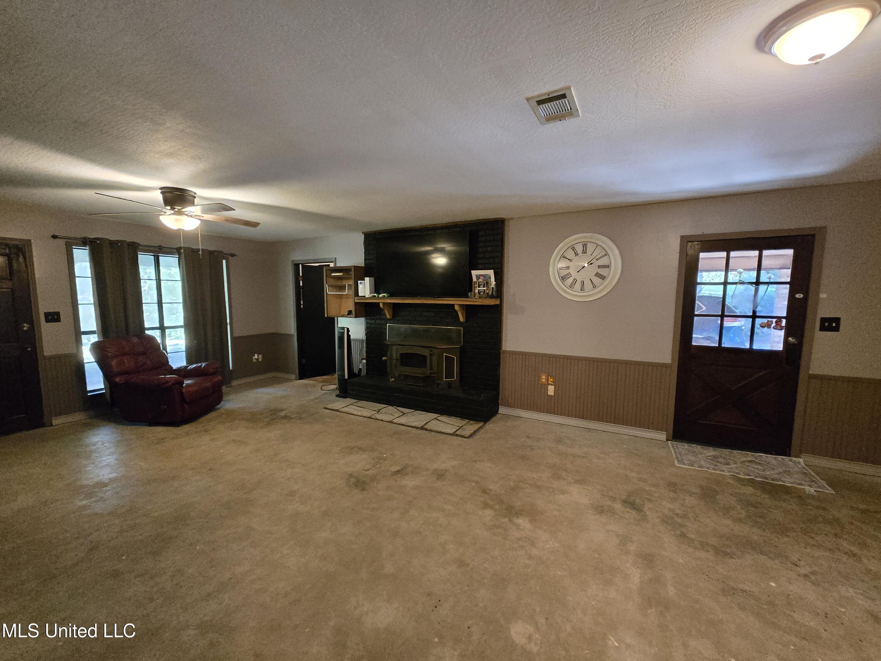 542 Southgate Road Property Photo 4
