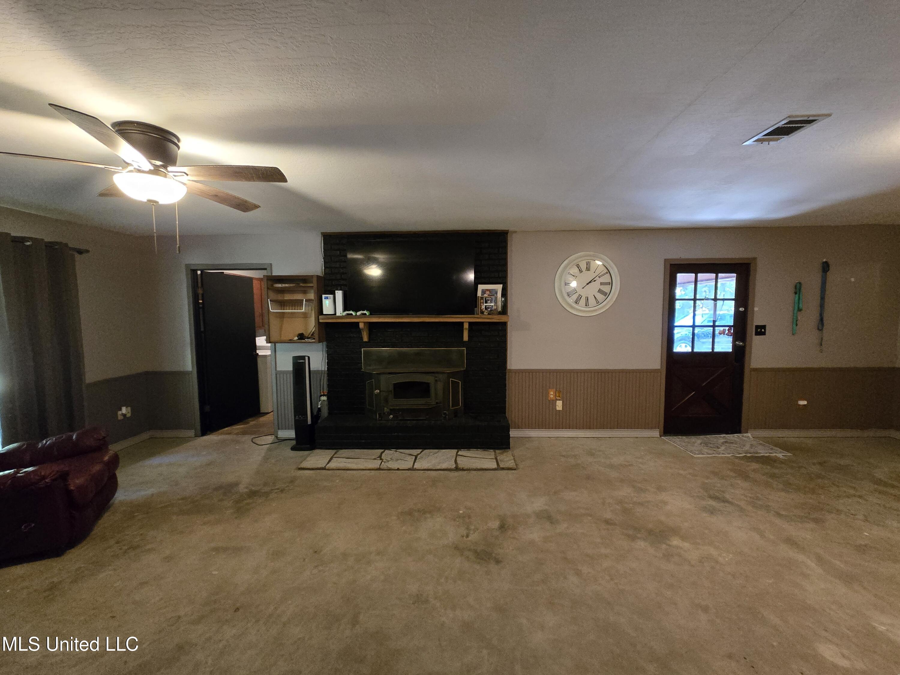 542 Southgate Road Property Photo 5