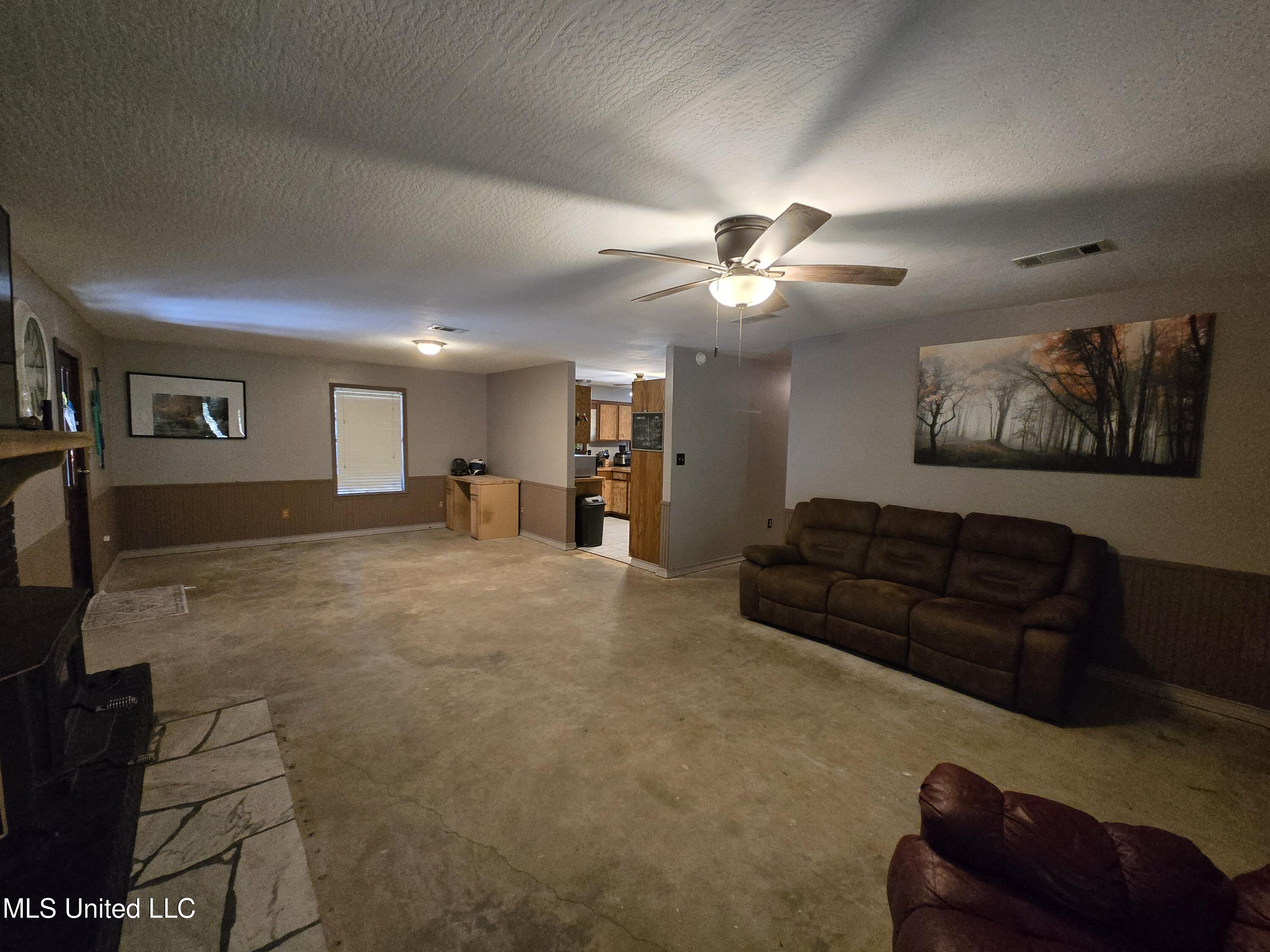 542 Southgate Road Property Photo 7
