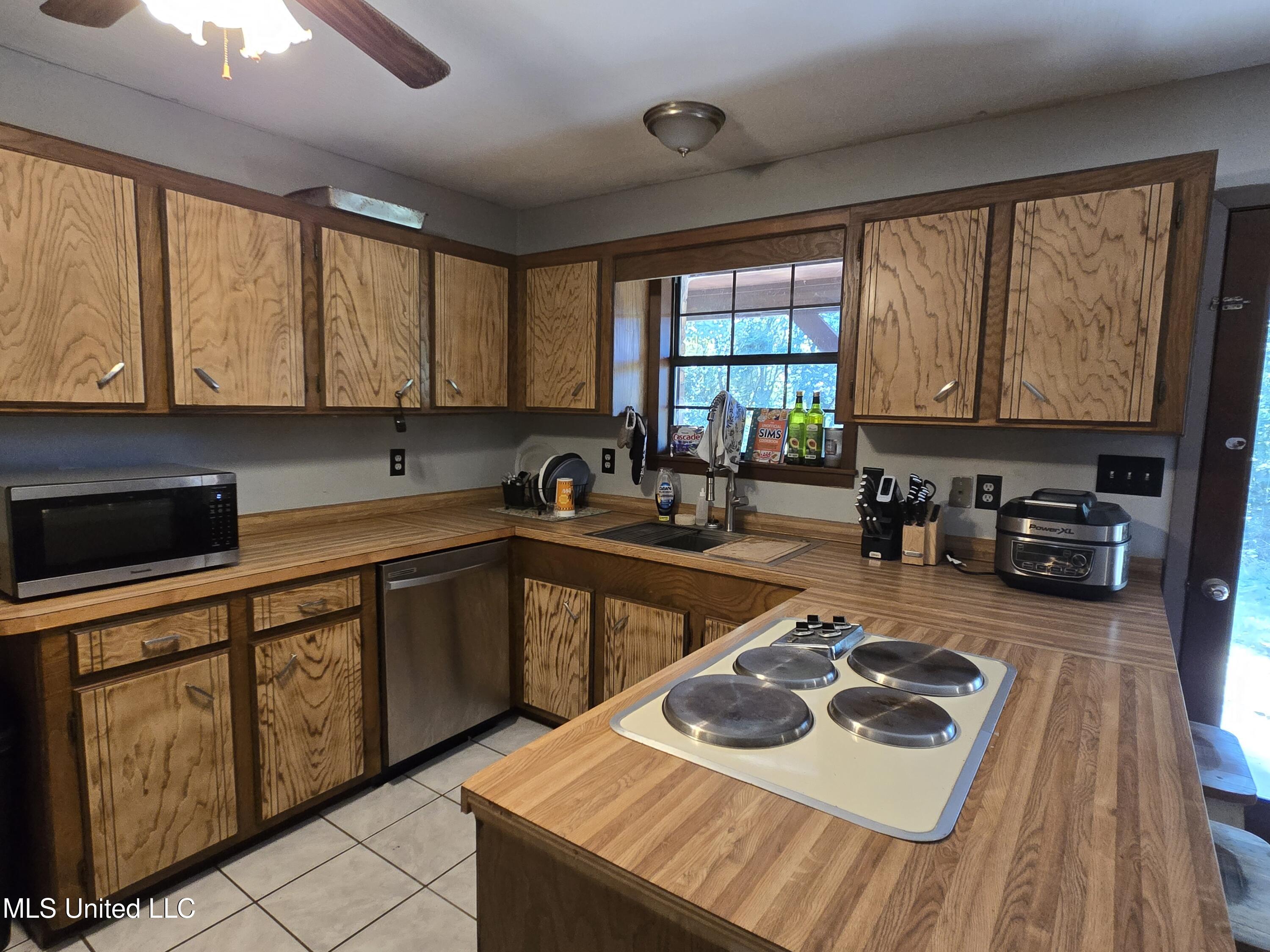 542 Southgate Road Property Photo 14