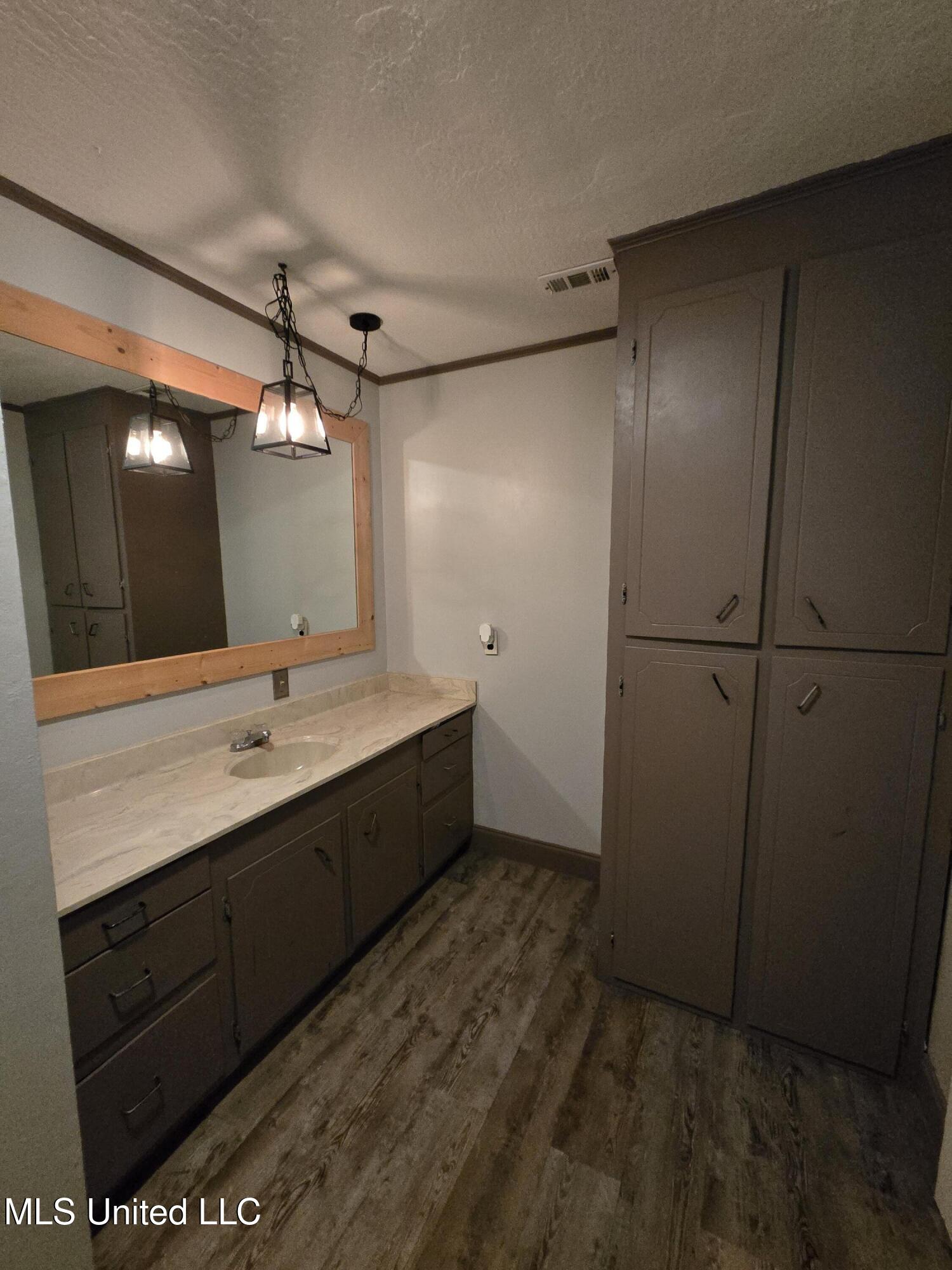 542 Southgate Road Property Photo 30