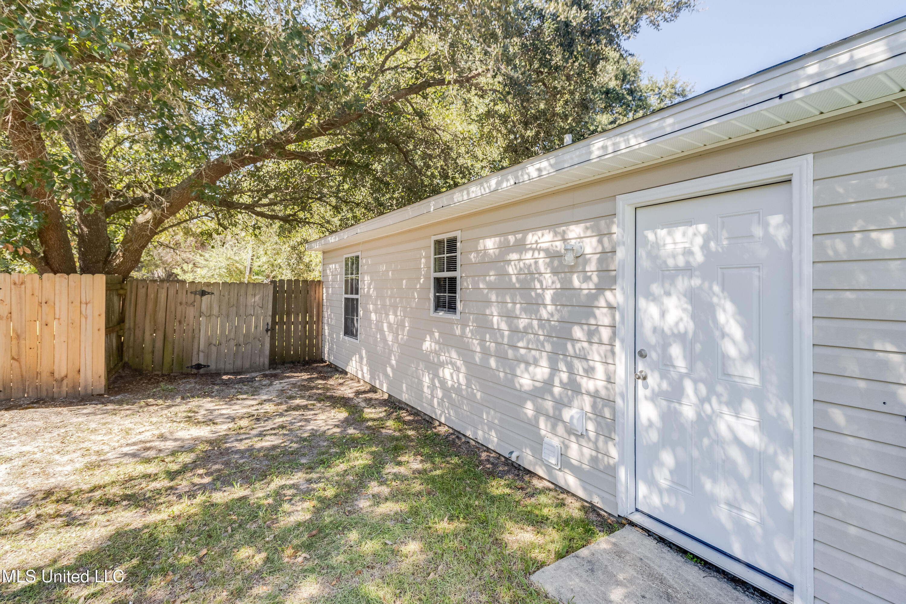 2007 46th Avenue Property Photo 19