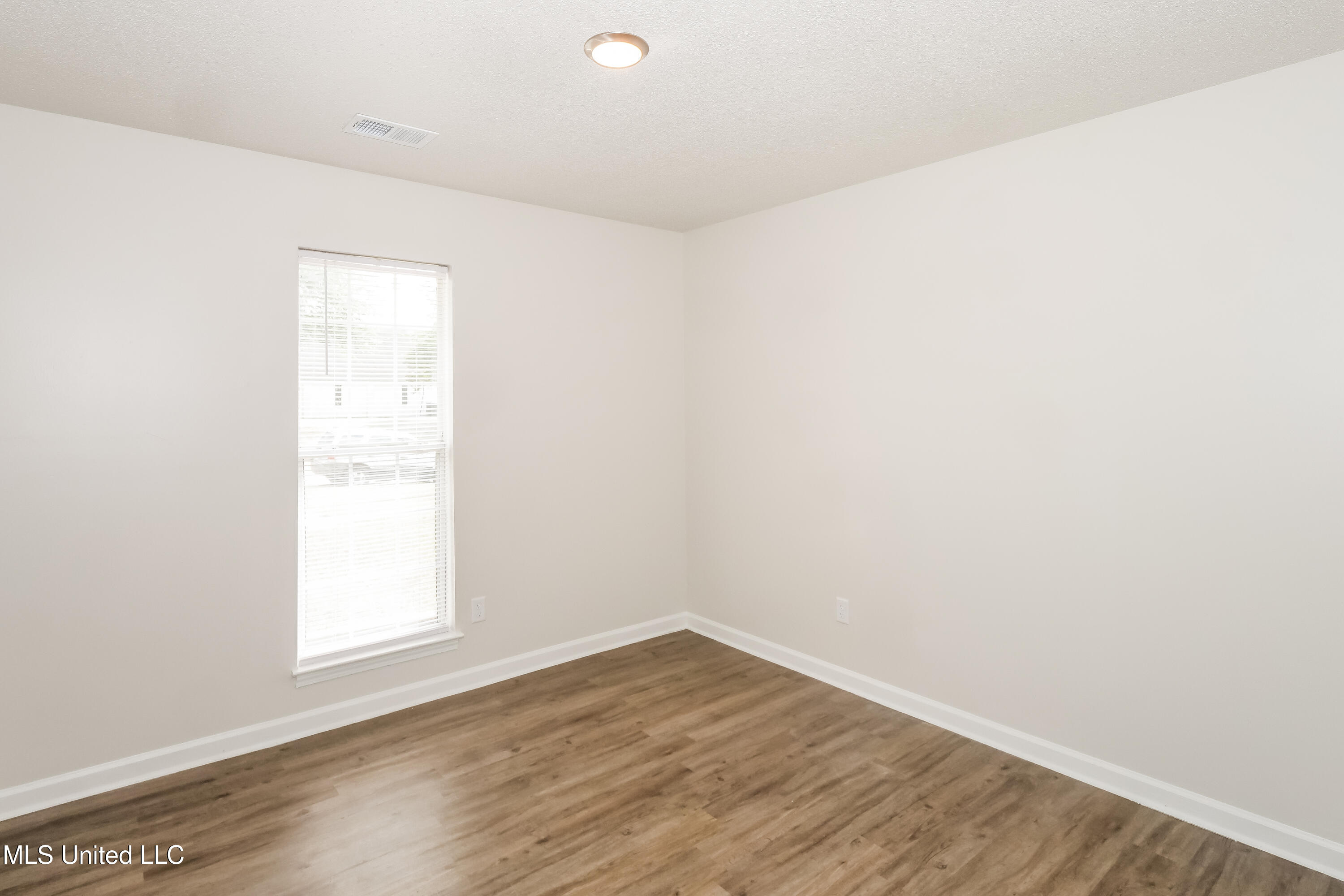 1764 Dorchester Drive Property Photo 10