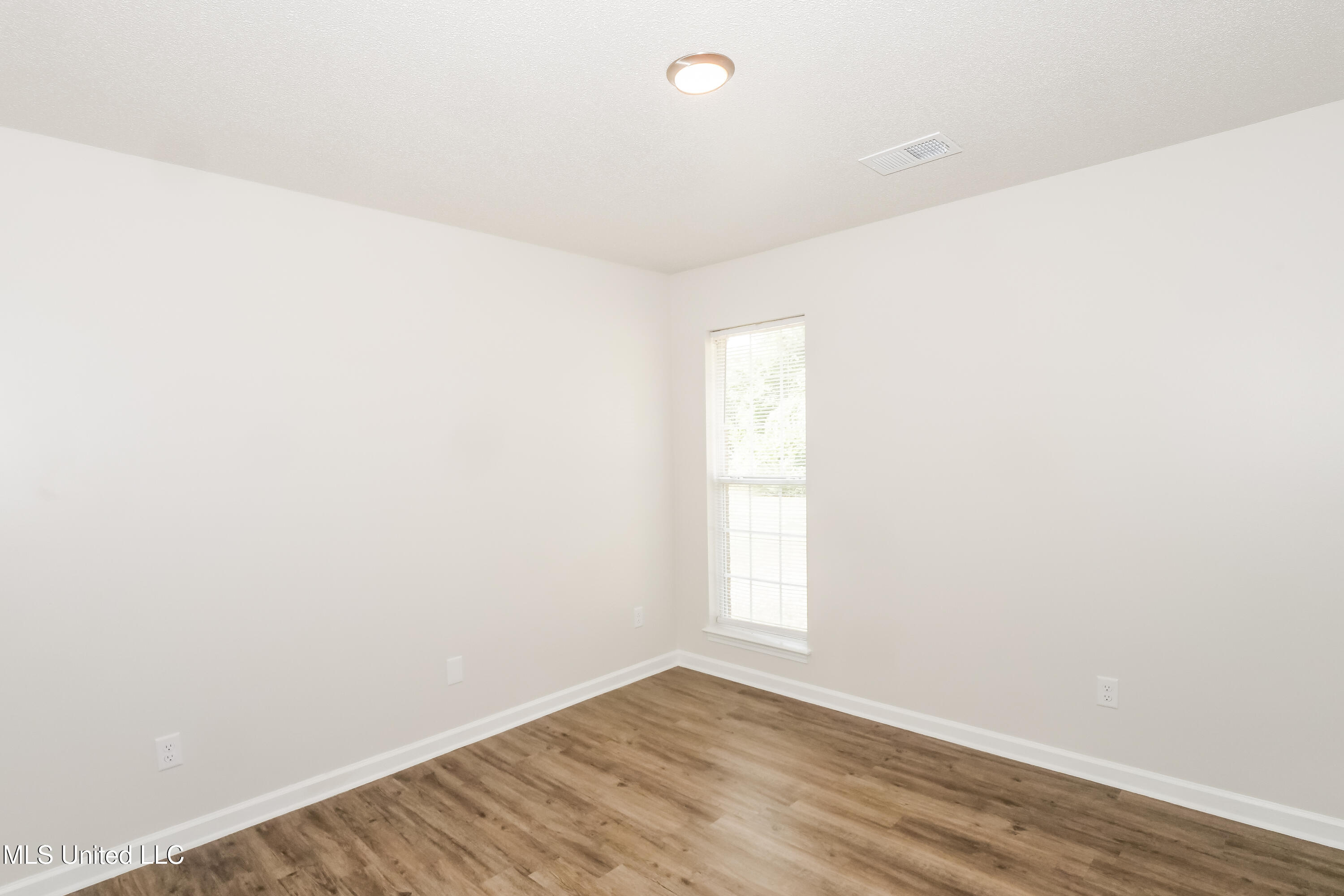 1764 Dorchester Drive Property Photo 12