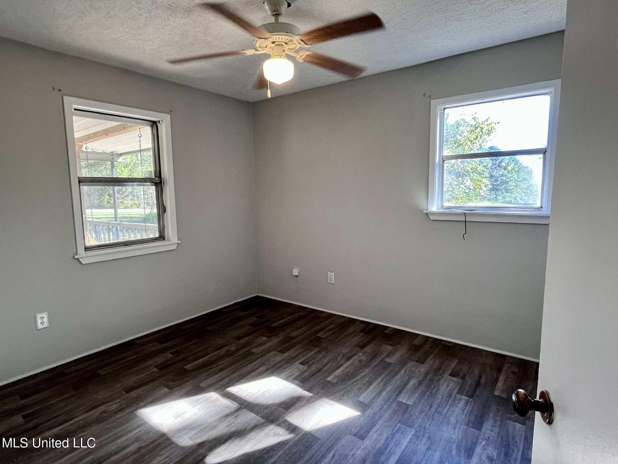 285 N Sullivan Road Property Photo 22