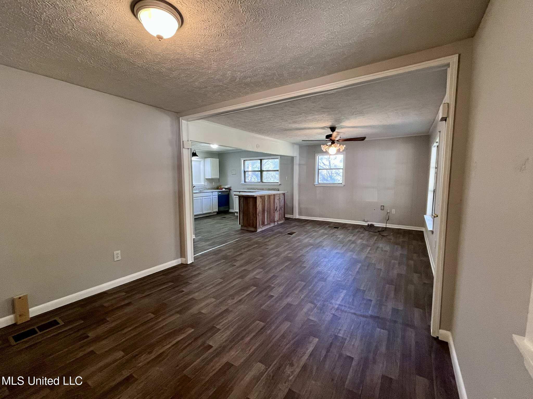 285 N Sullivan Road Property Photo 23