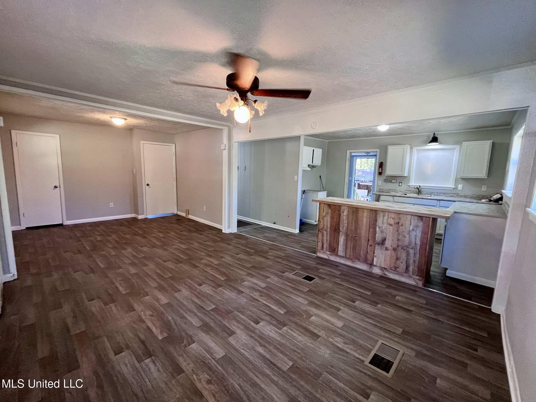 285 N Sullivan Road Property Photo 24