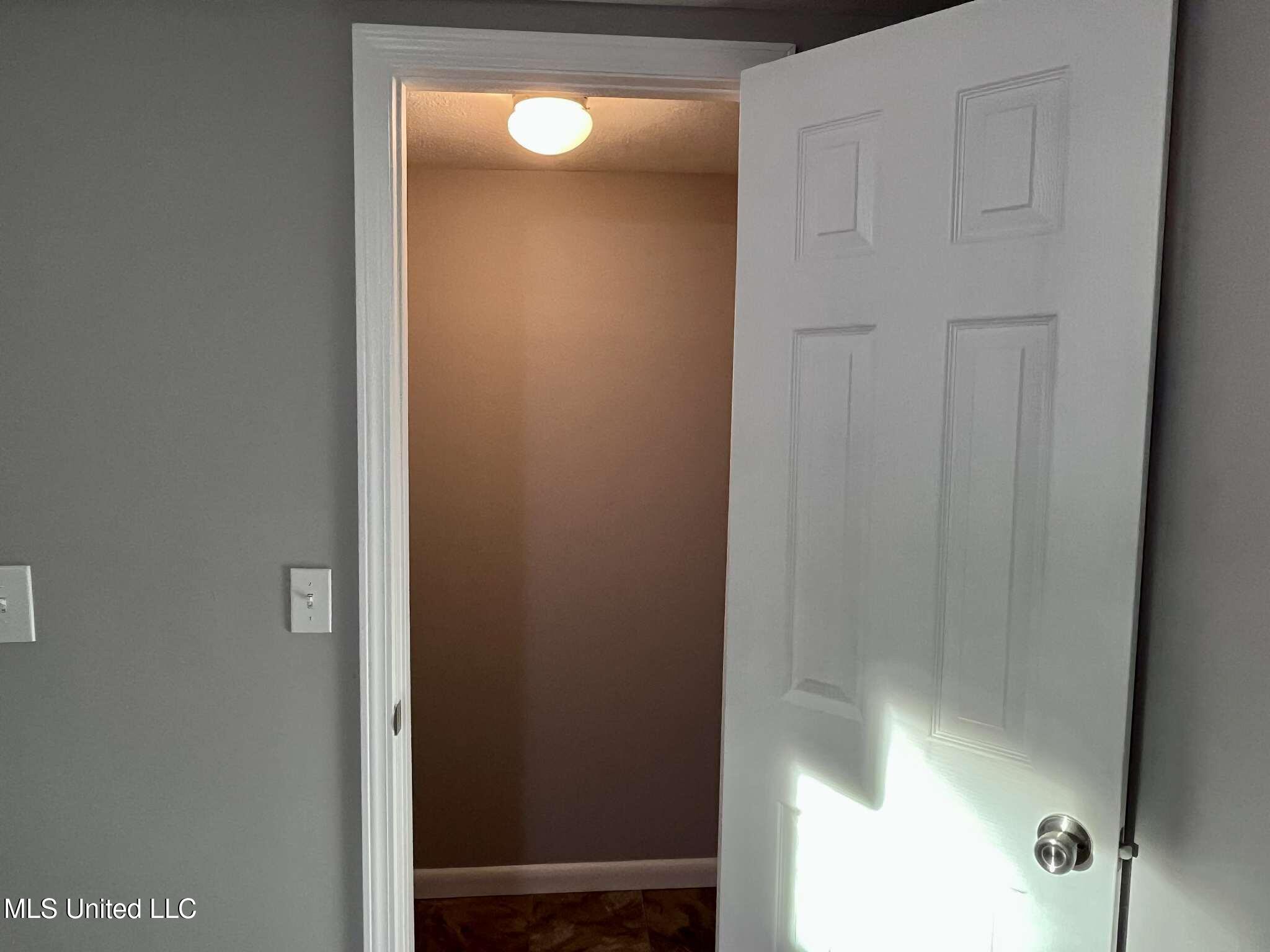 285 N Sullivan Road Property Photo 32