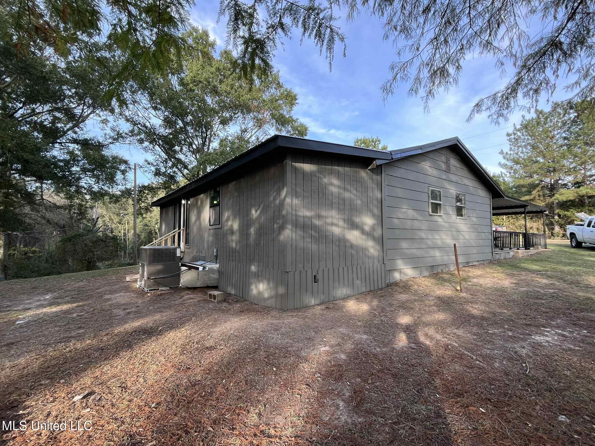 285 N Sullivan Road Property Photo 41