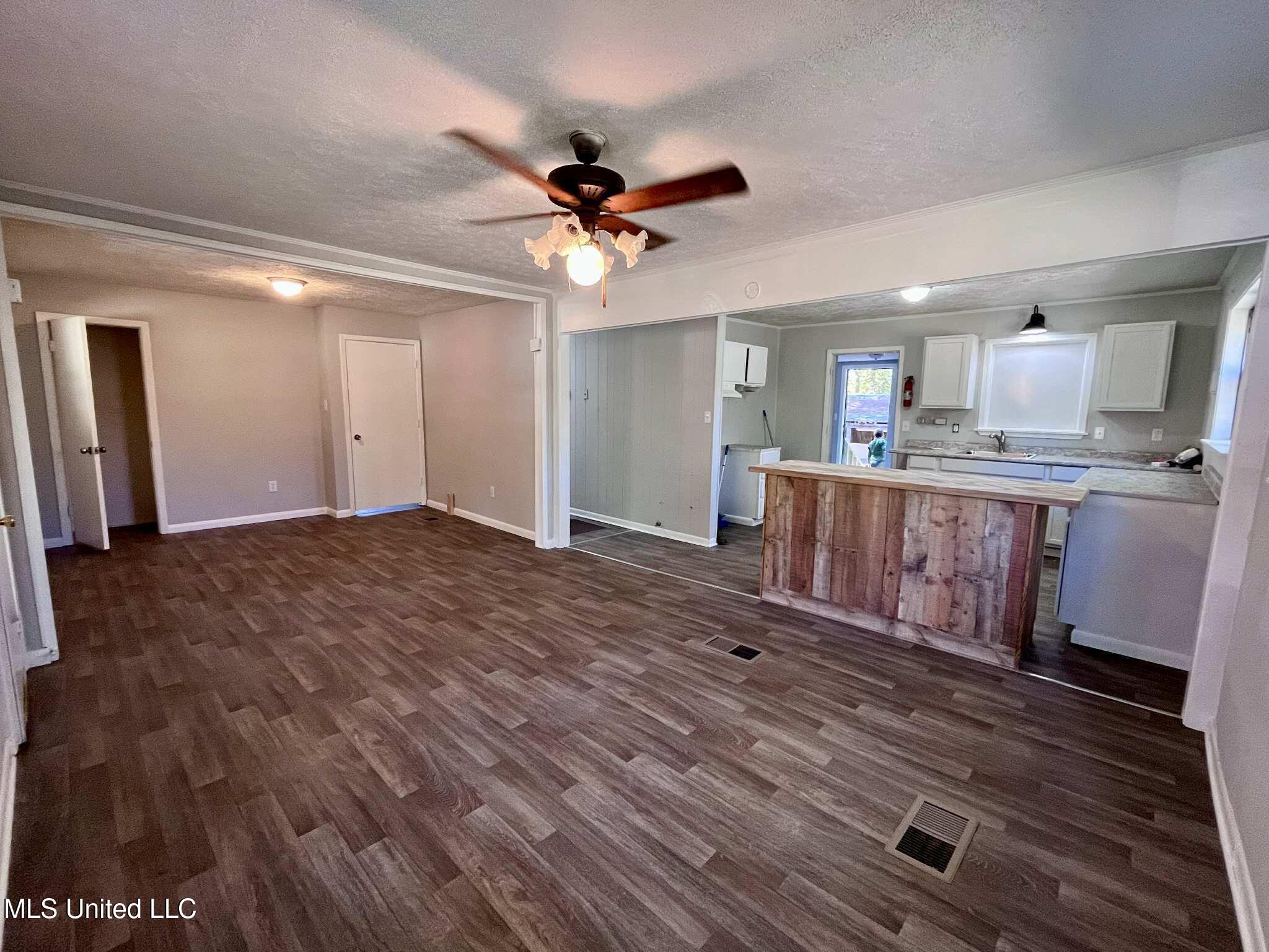 285 N Sullivan Road Property Photo 44