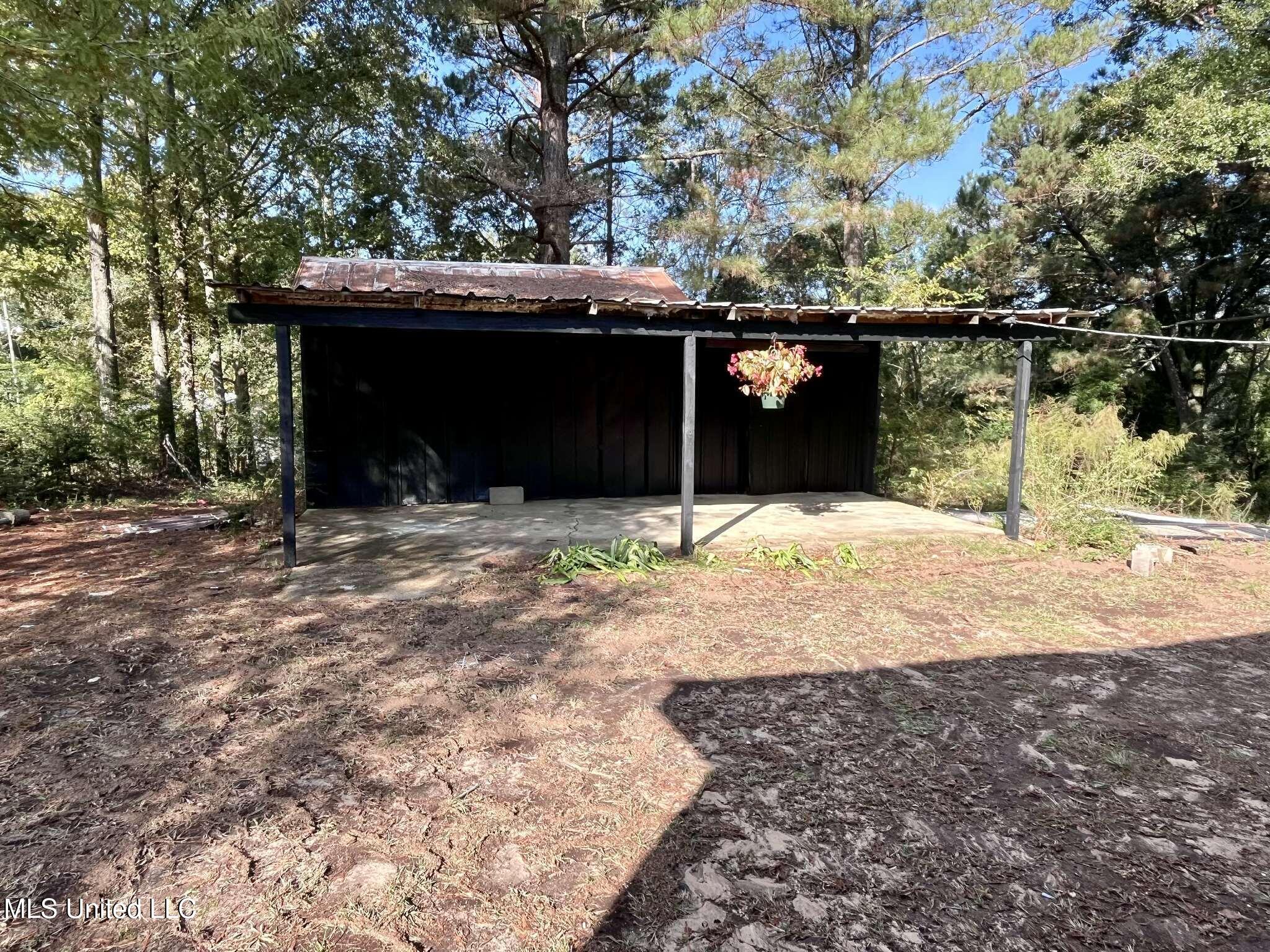 285 N Sullivan Road Property Photo 76