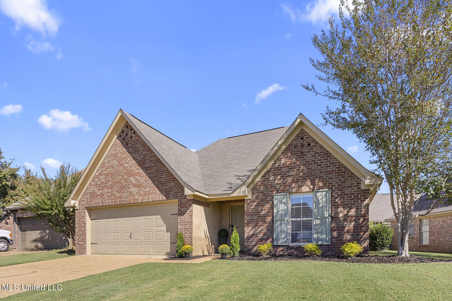 504 Pinebark Cove Property Photo 2