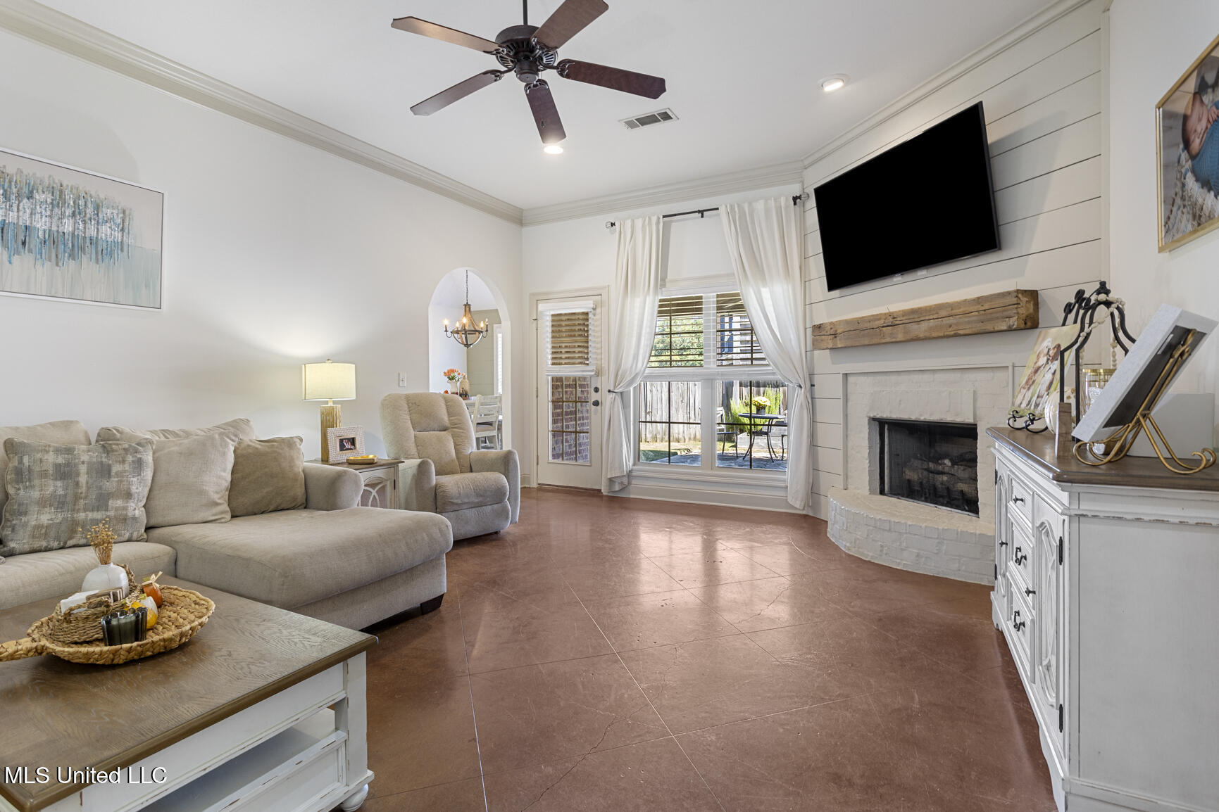 504 Pinebark Cove Property Photo 4