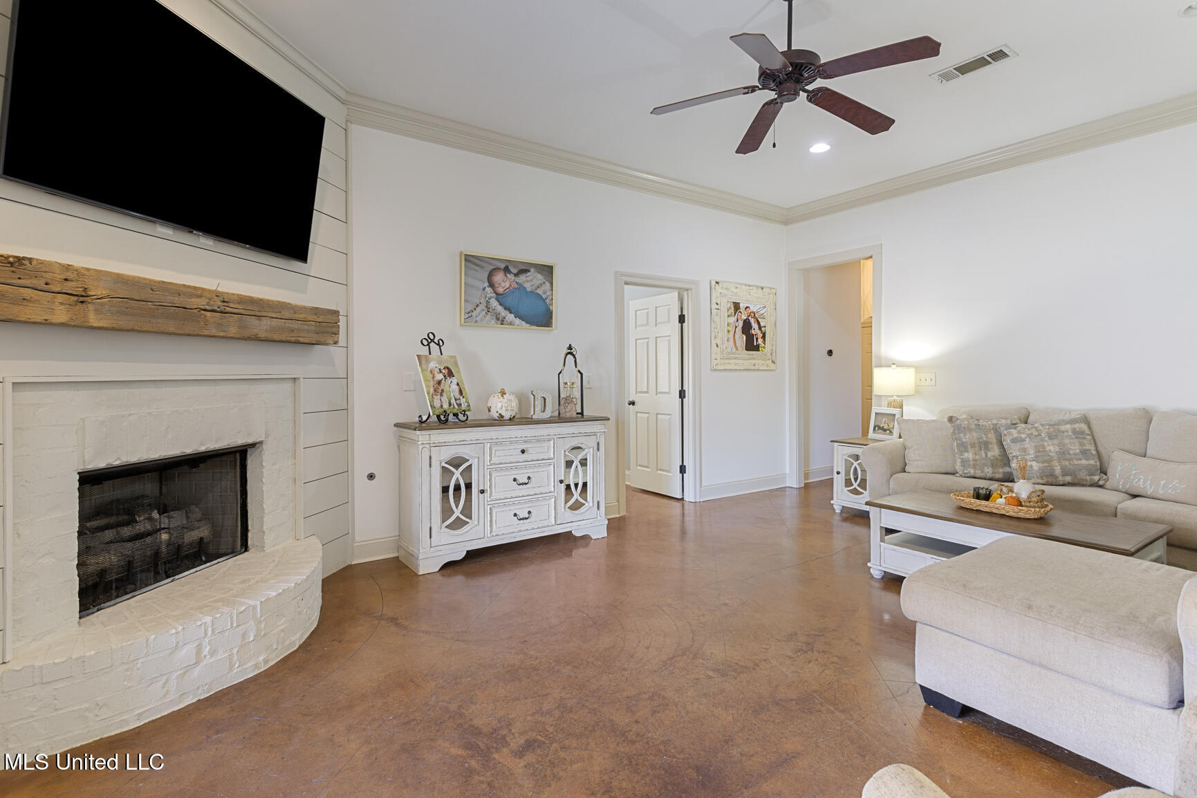 504 Pinebark Cove Property Photo 5