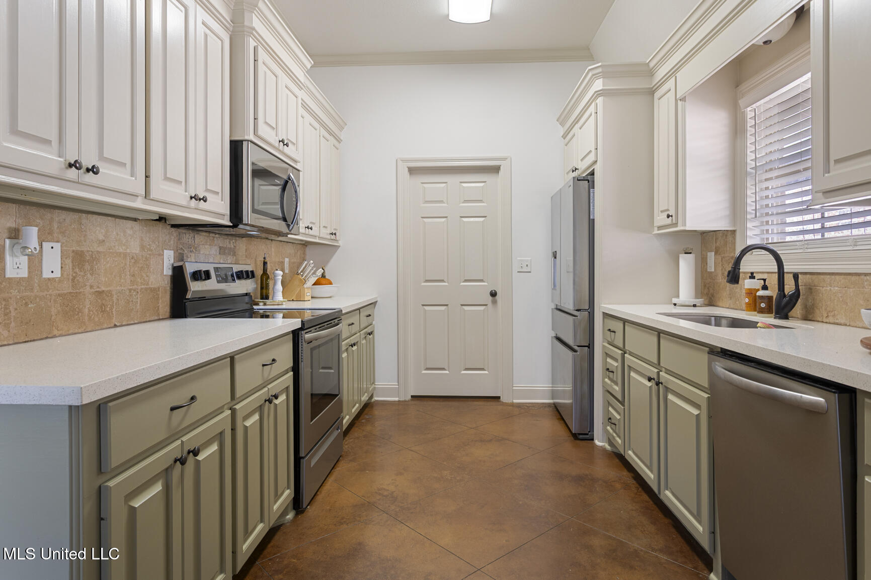 504 Pinebark Cove Property Photo 8