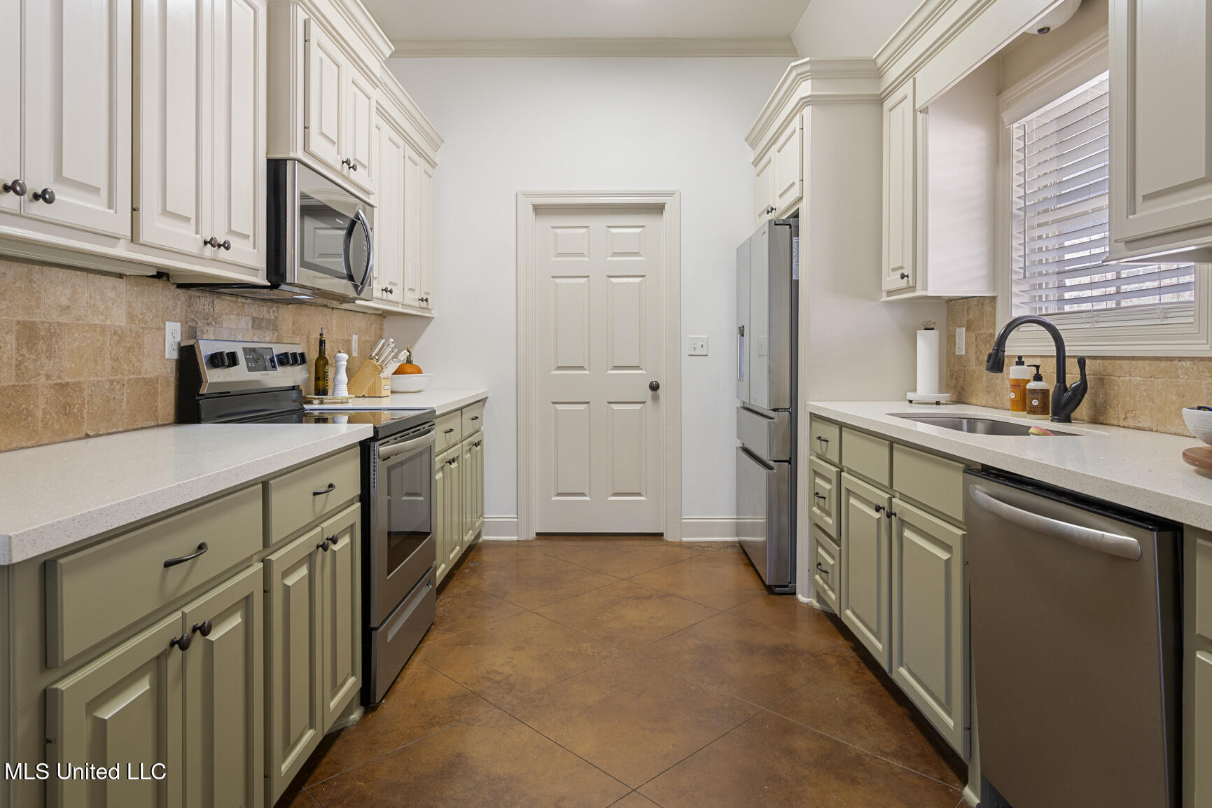 504 Pinebark Cove Property Photo 9