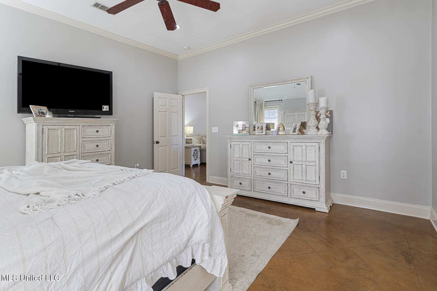 504 Pinebark Cove Property Photo 13