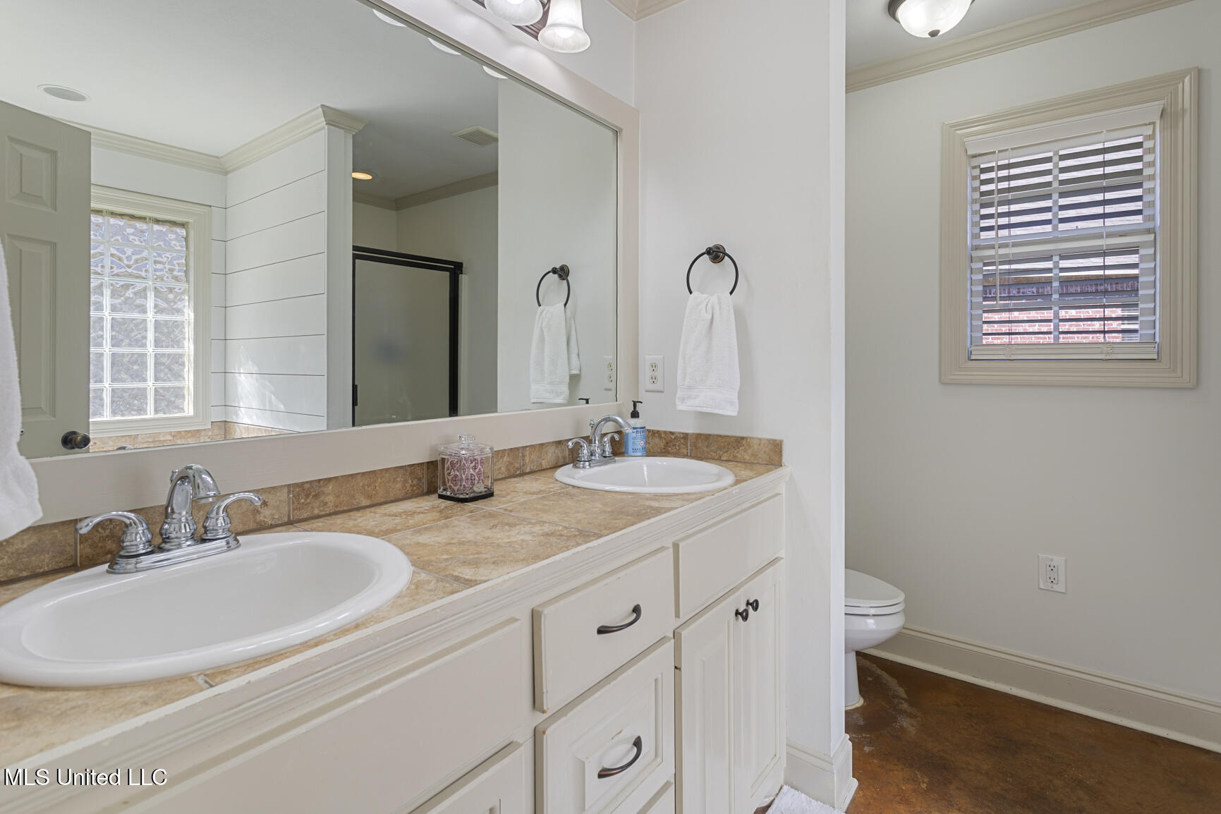 504 Pinebark Cove Property Photo 14