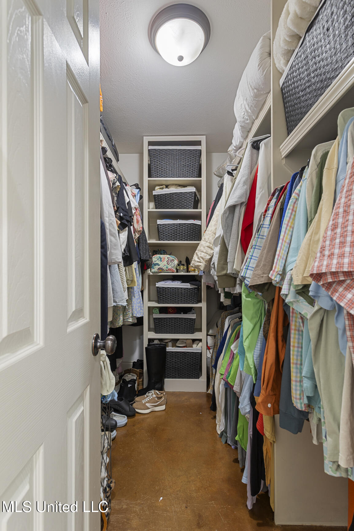 504 Pinebark Cove Property Photo 16