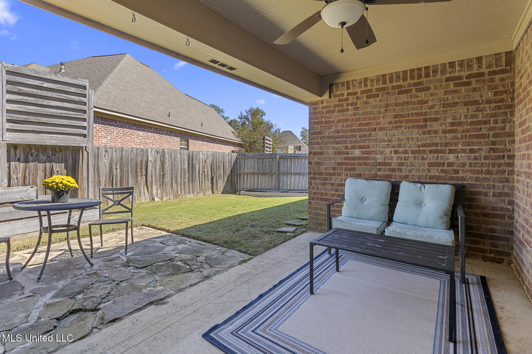 504 Pinebark Cove Property Photo 24