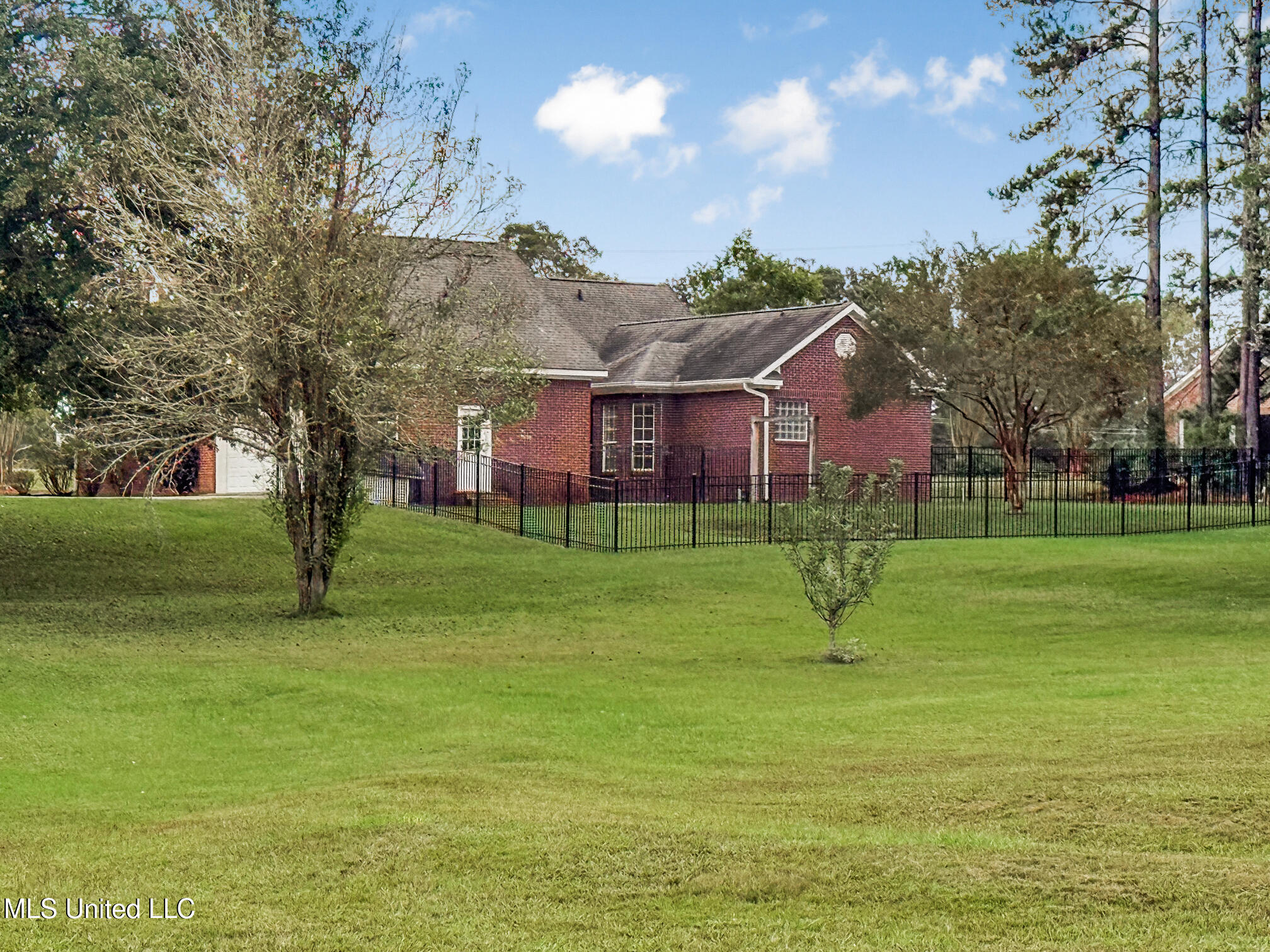 1122 Lakeview Drive Property Photo 12