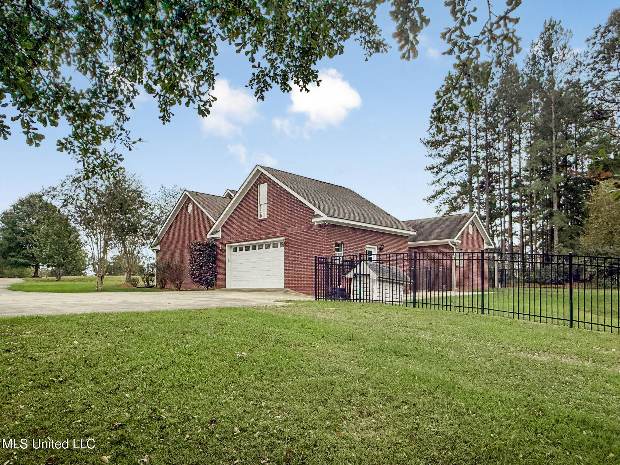 1122 Lakeview Drive Property Photo 13