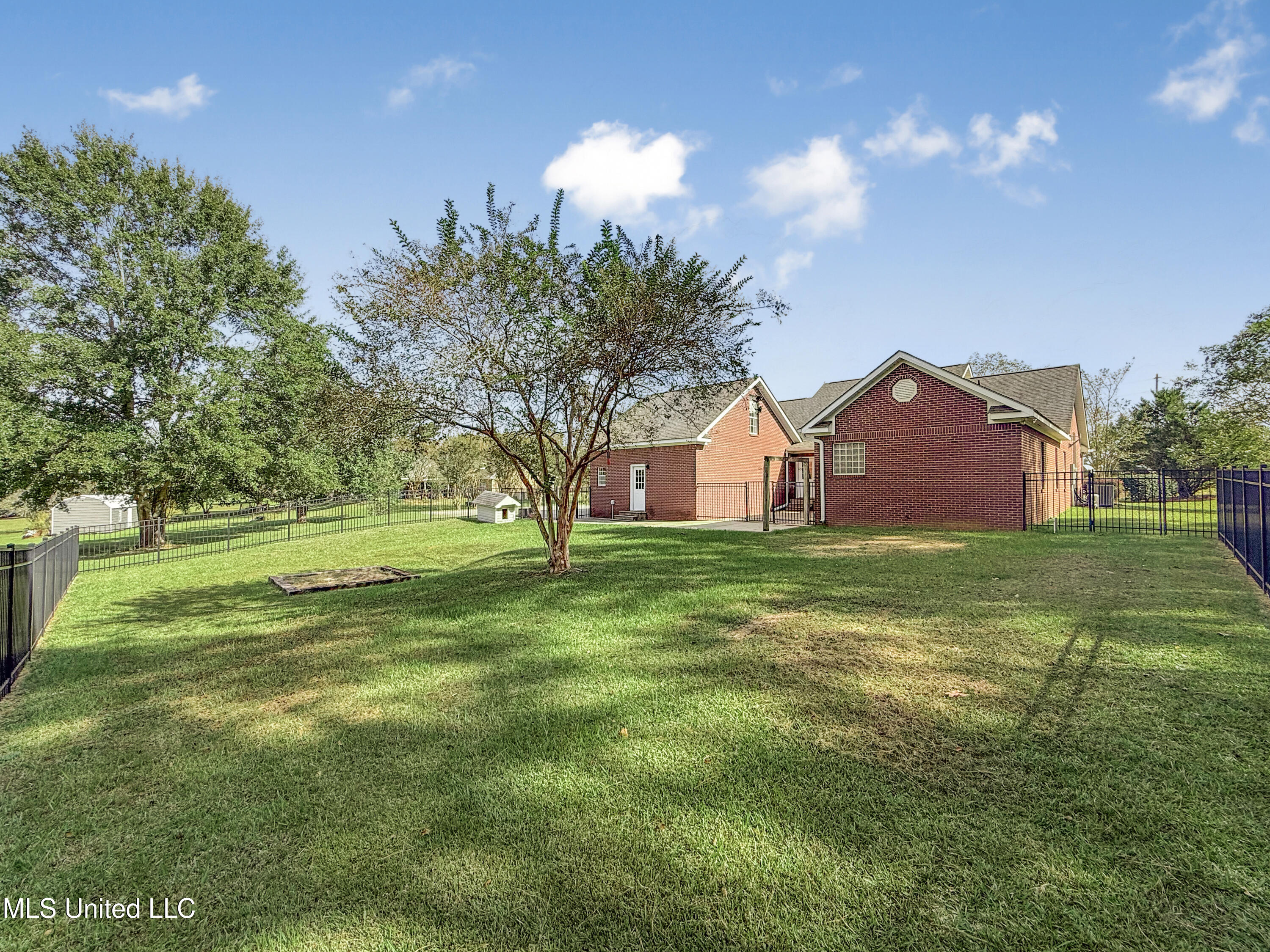 1122 Lakeview Drive Property Photo 14