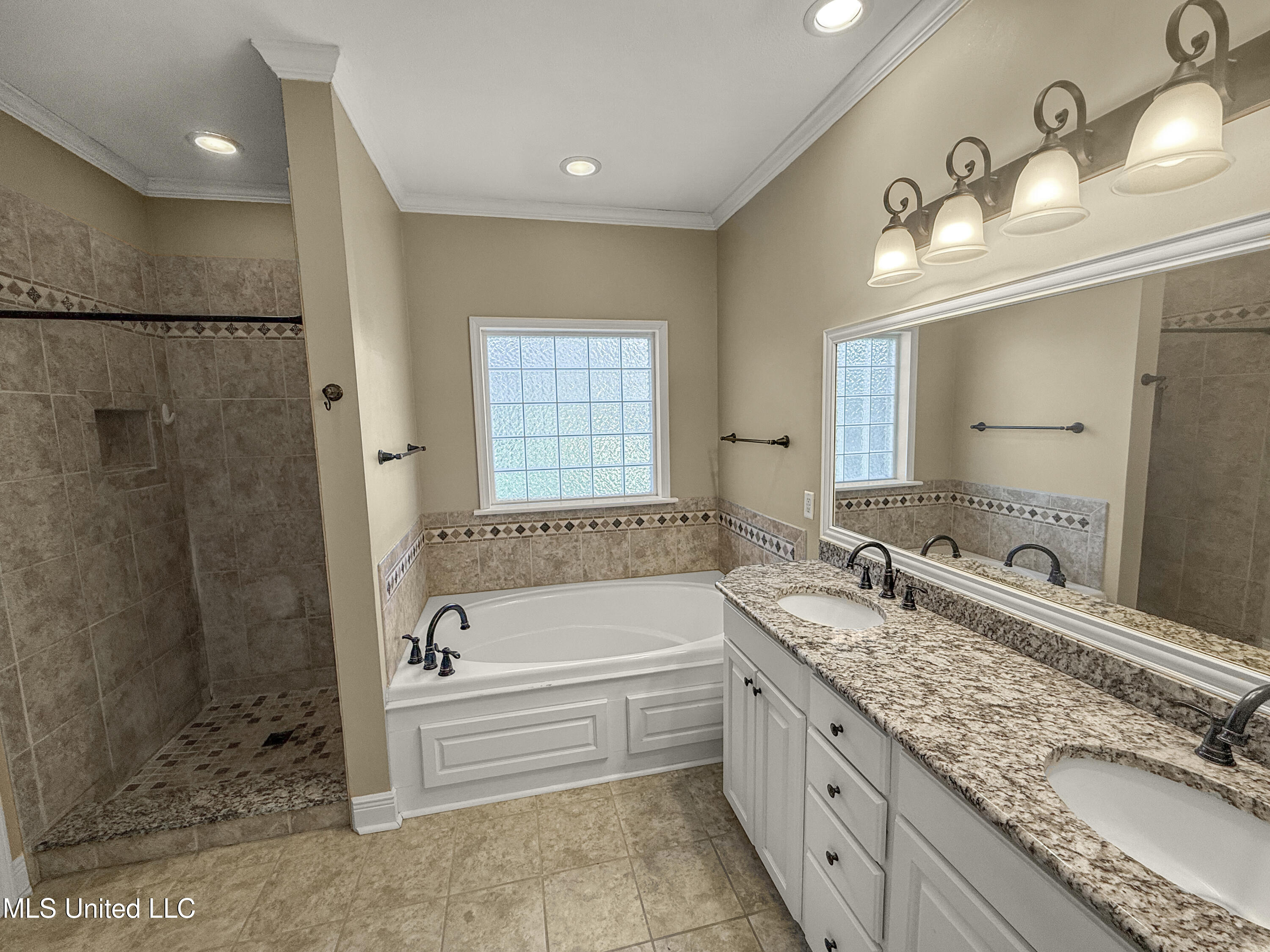 1122 Lakeview Drive Property Photo 45