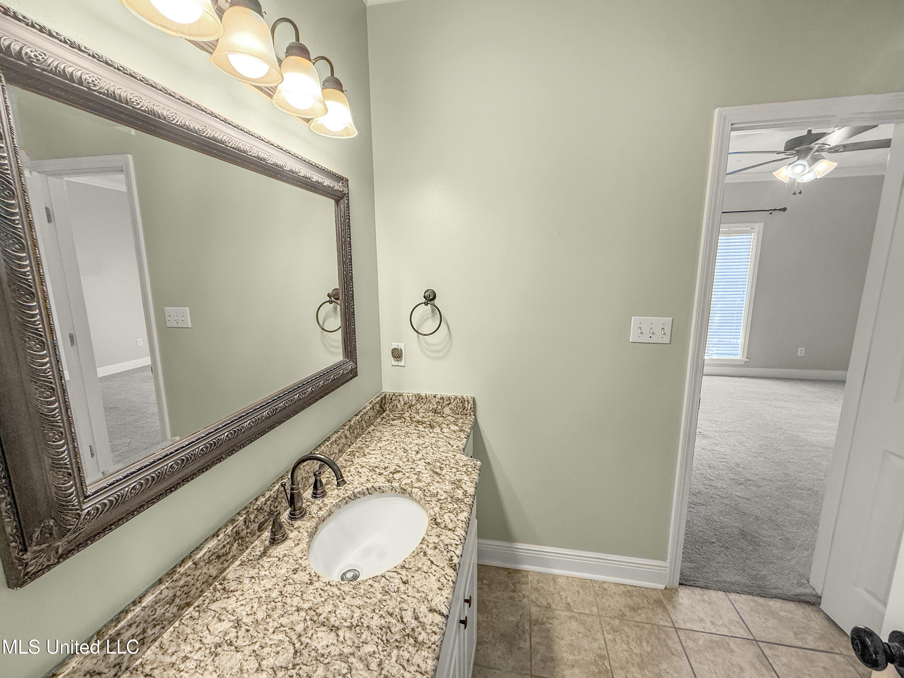 1122 Lakeview Drive Property Photo 53