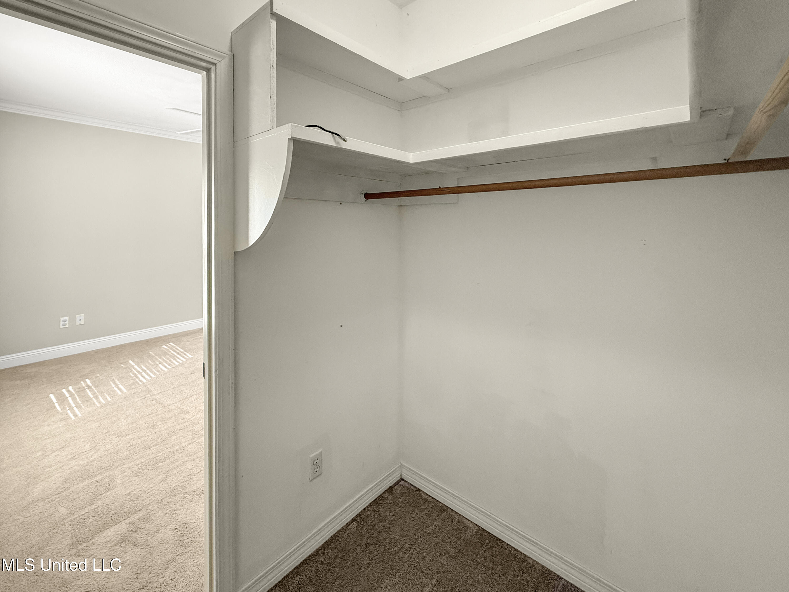 1122 Lakeview Drive Property Photo 56