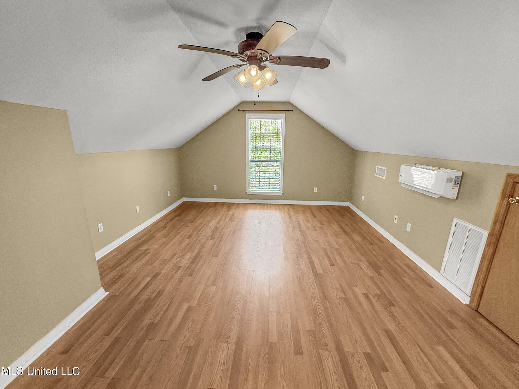 1122 Lakeview Drive Property Photo 65