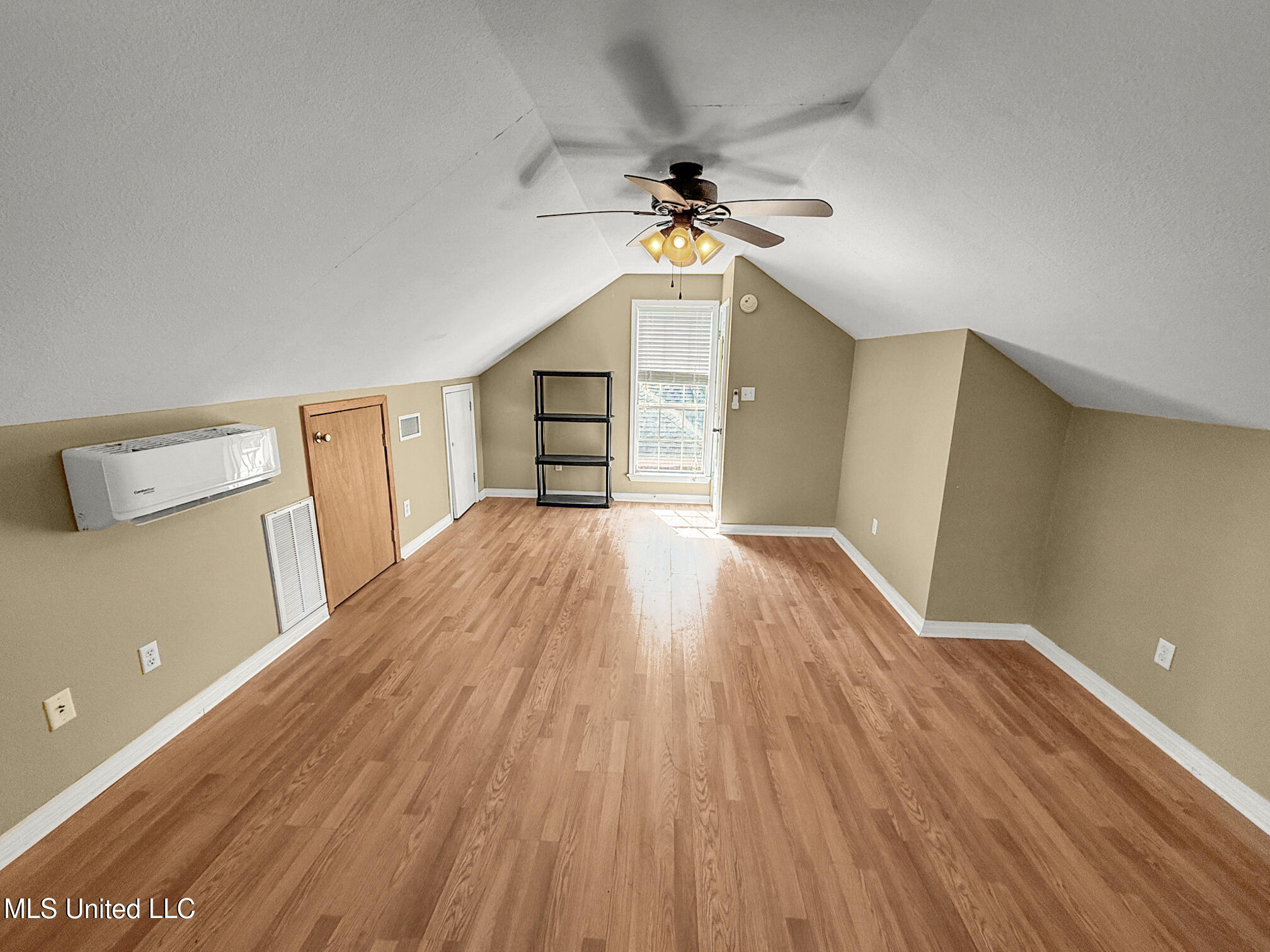 1122 Lakeview Drive Property Photo 66