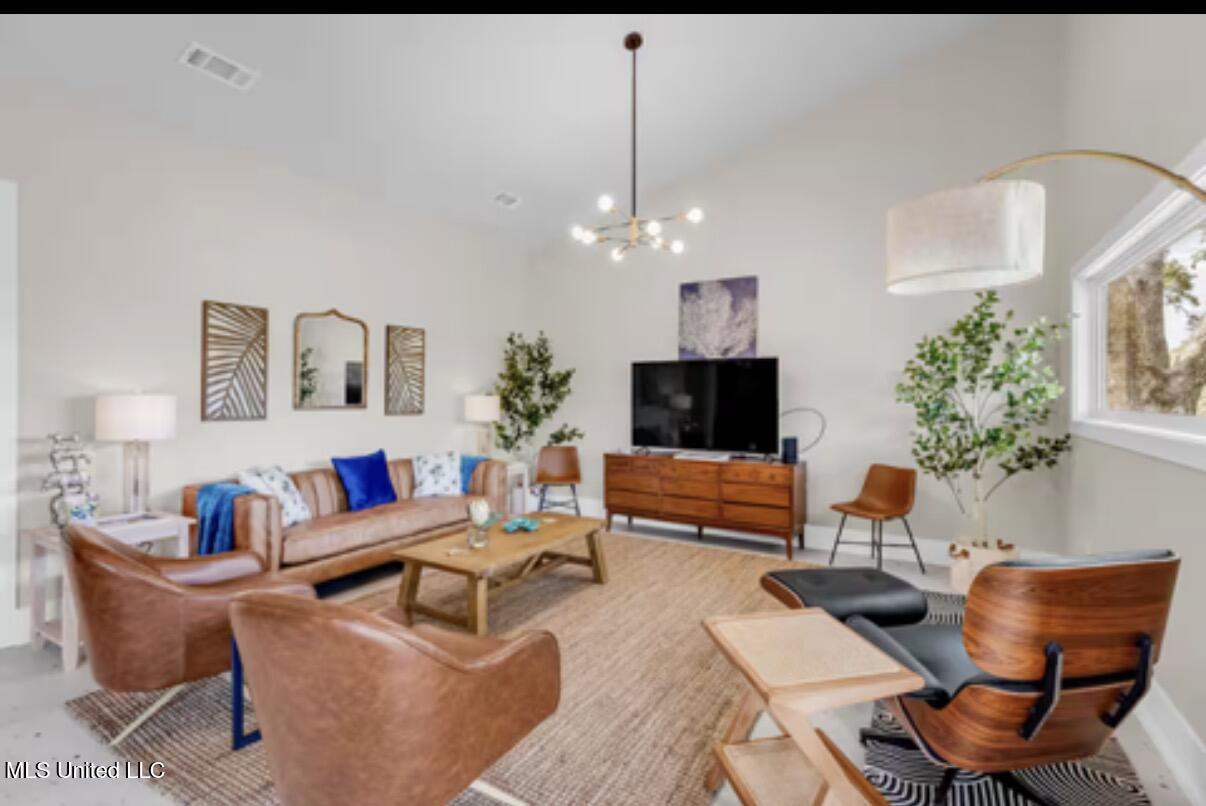 218 Thomas Street Property Photo 8