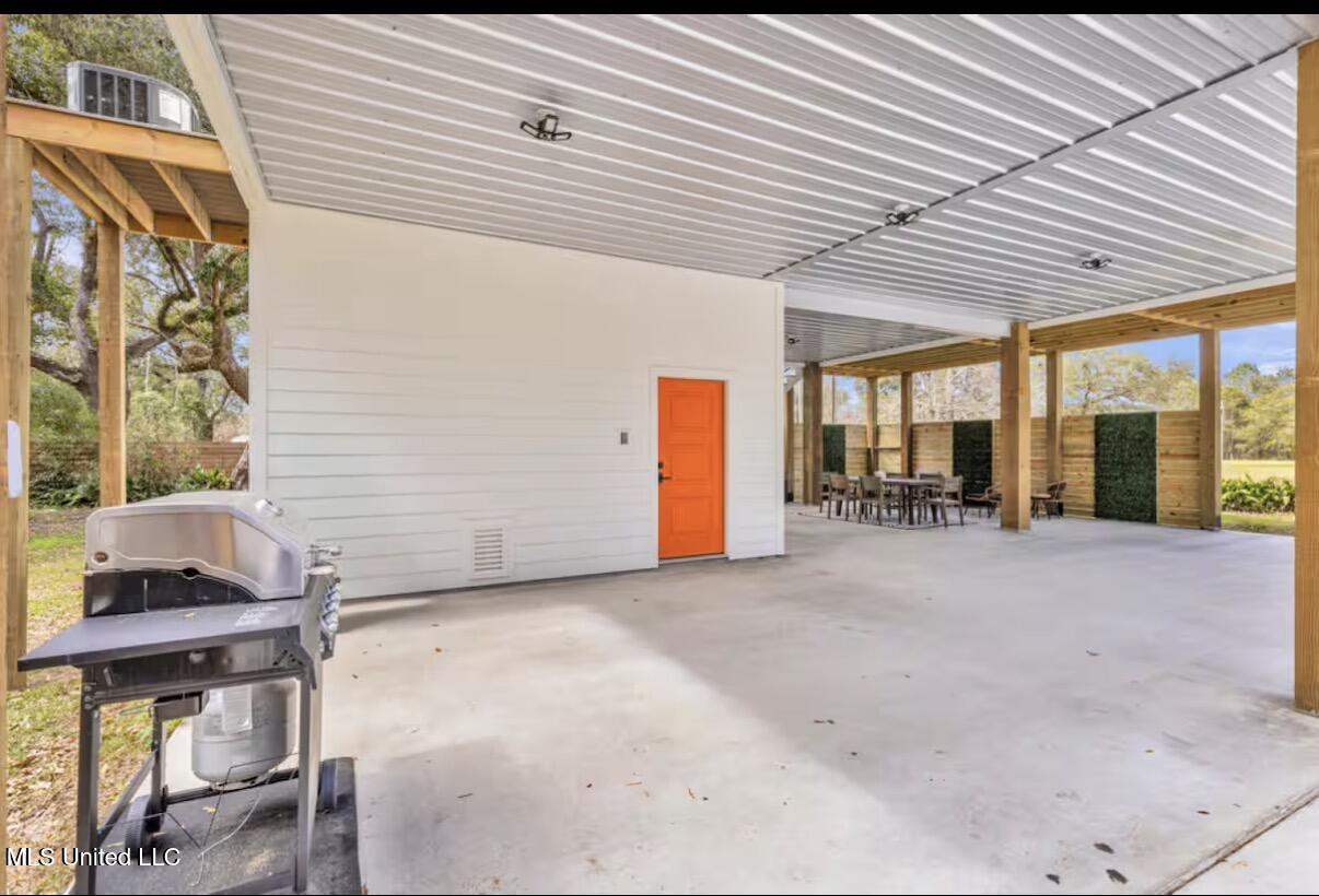 218 Thomas Street Property Photo 28
