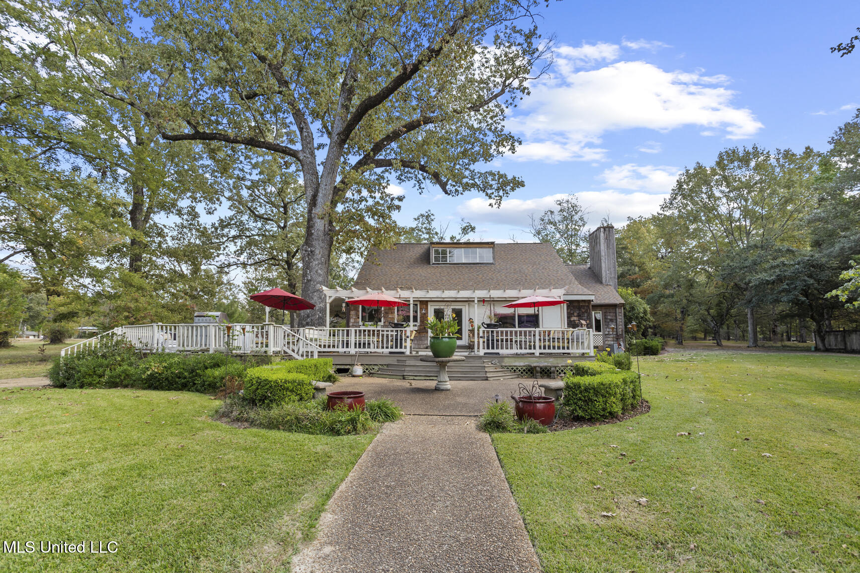 111 Arrowhead Trail Property Photo 1