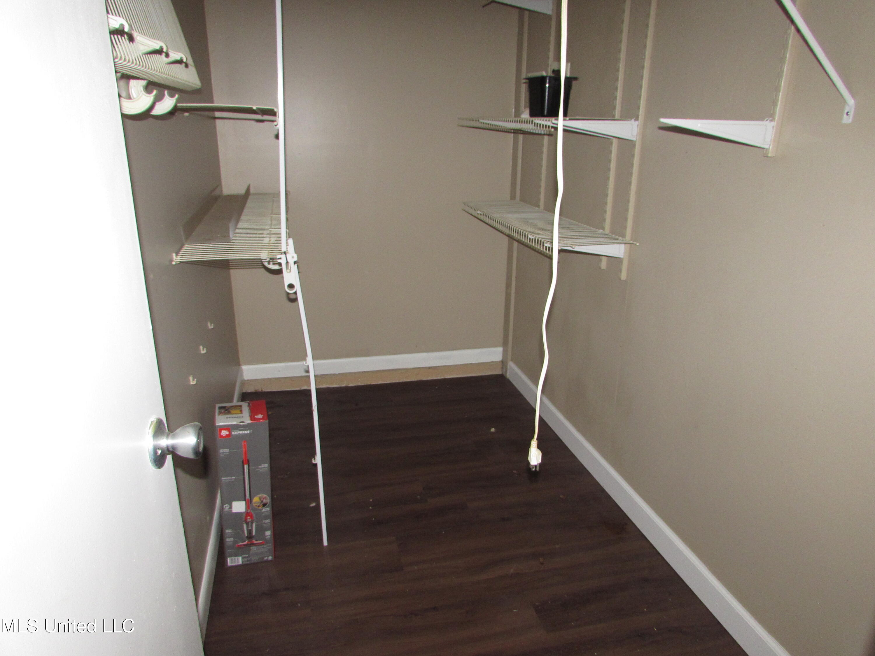 434 Sans Souci Drive Property Photo 5