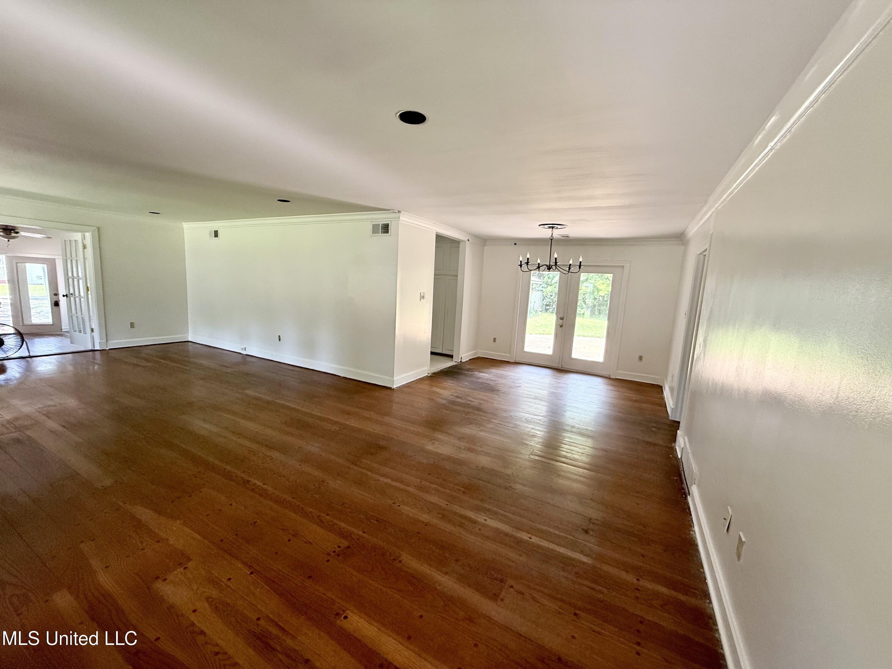 1284 Kirk Circle Property Photo 4