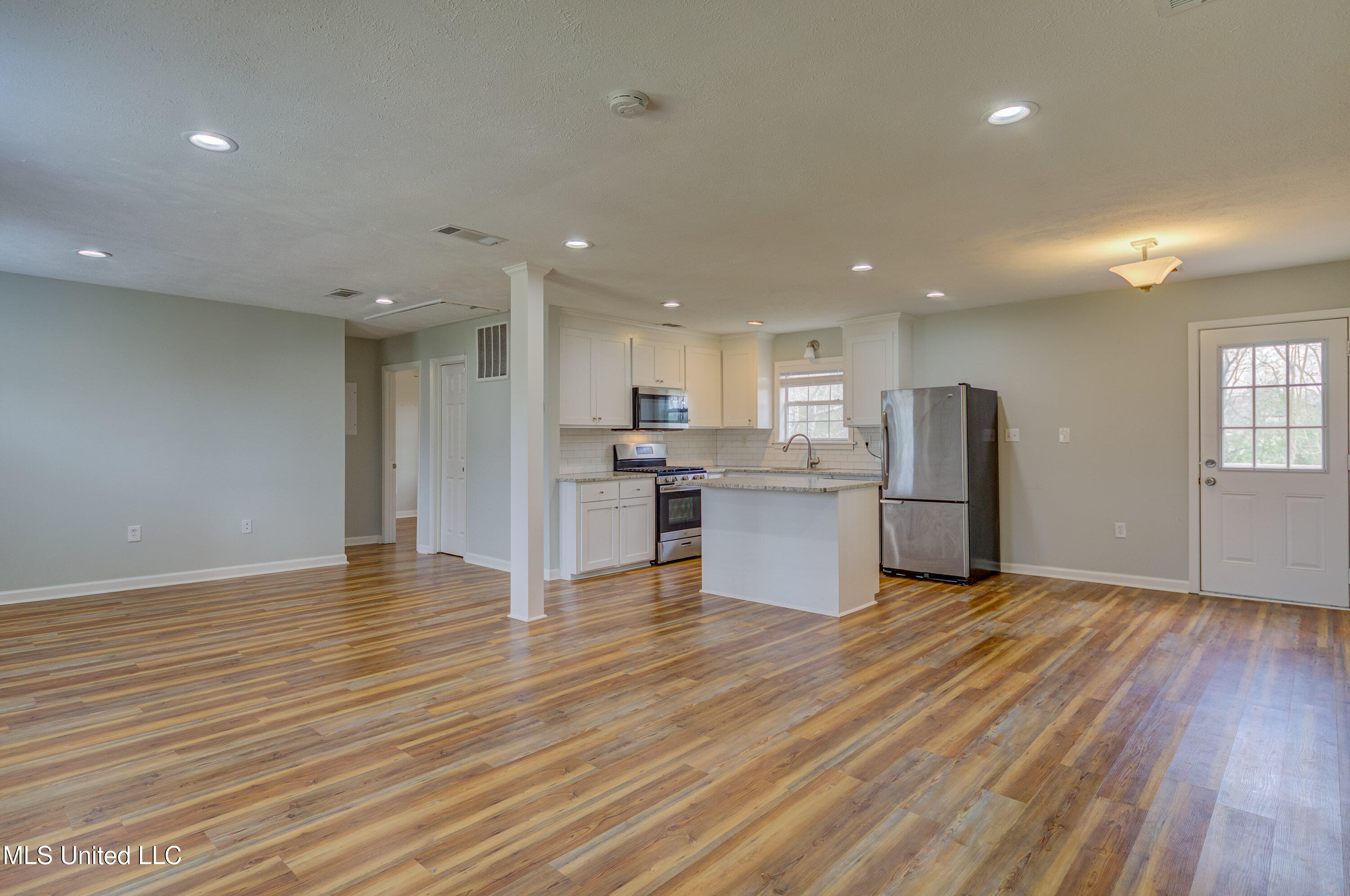 914 Monroe Street Property Photo 5