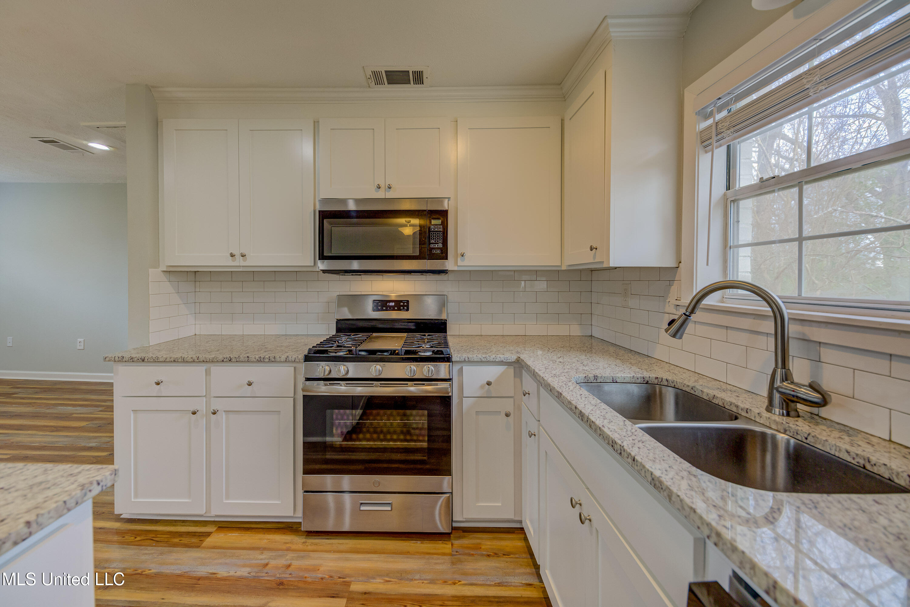 914 Monroe Street Property Photo 7