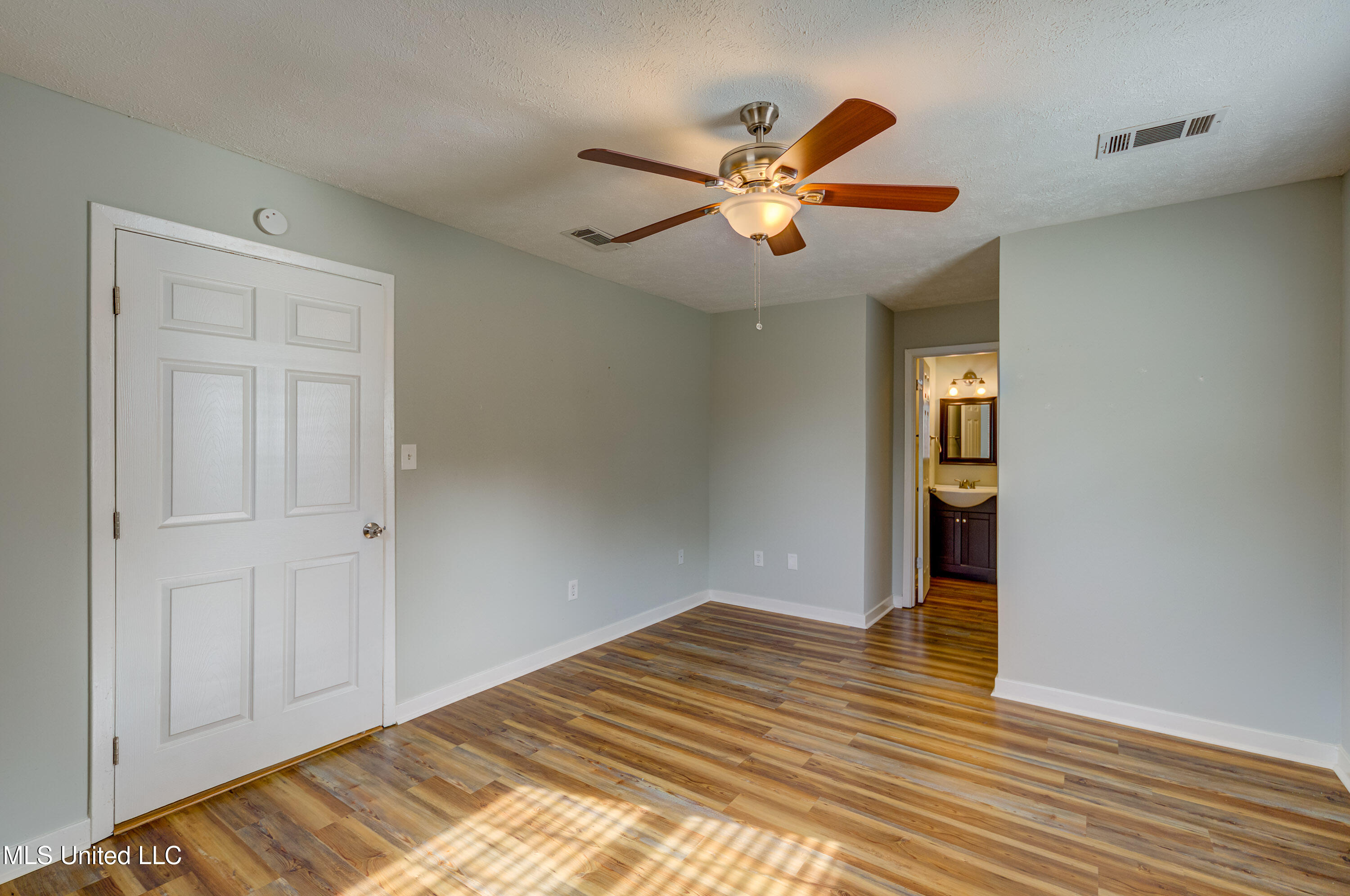 914 Monroe Street Property Photo 11