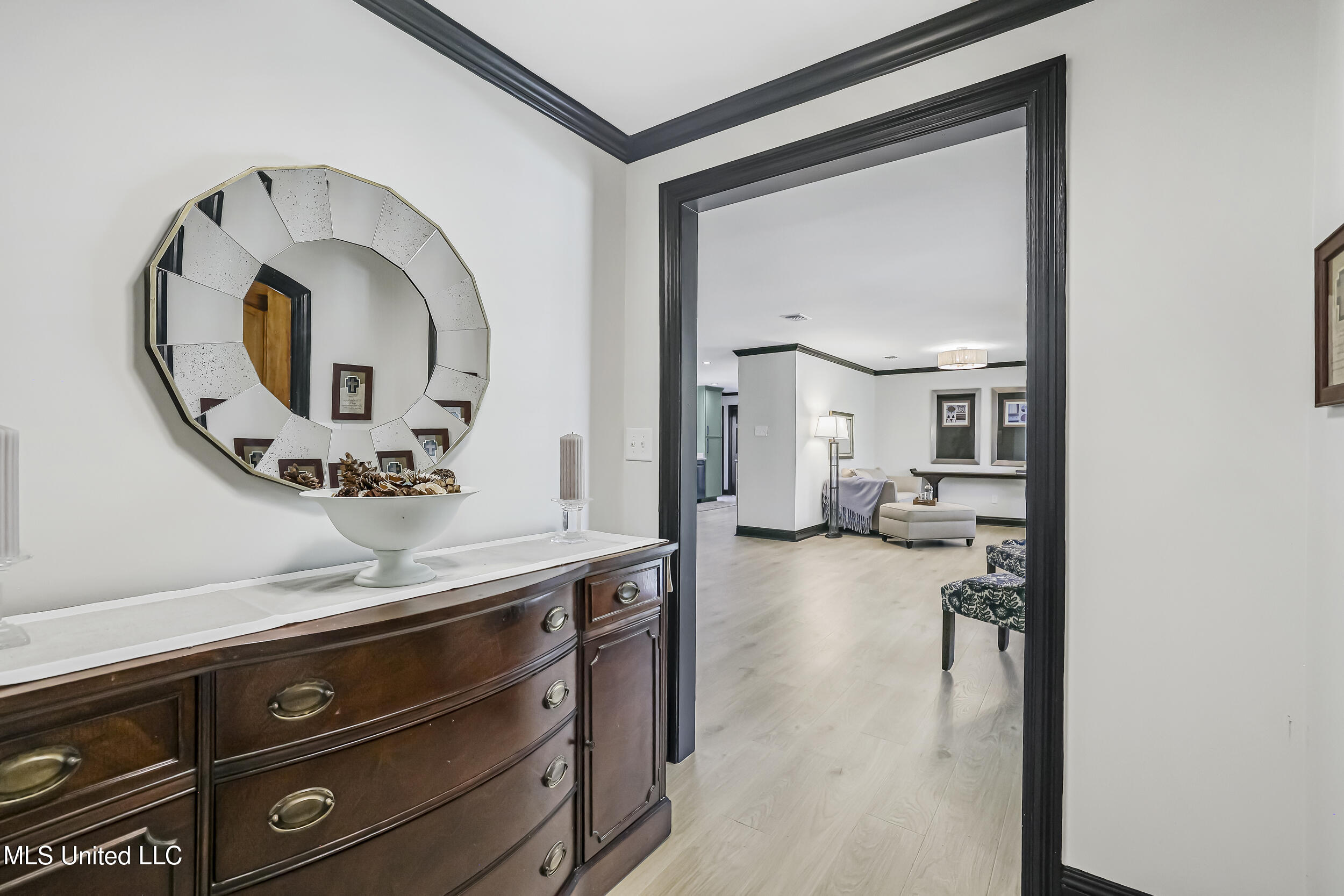 2604 Evergreen Lane Property Photo 2