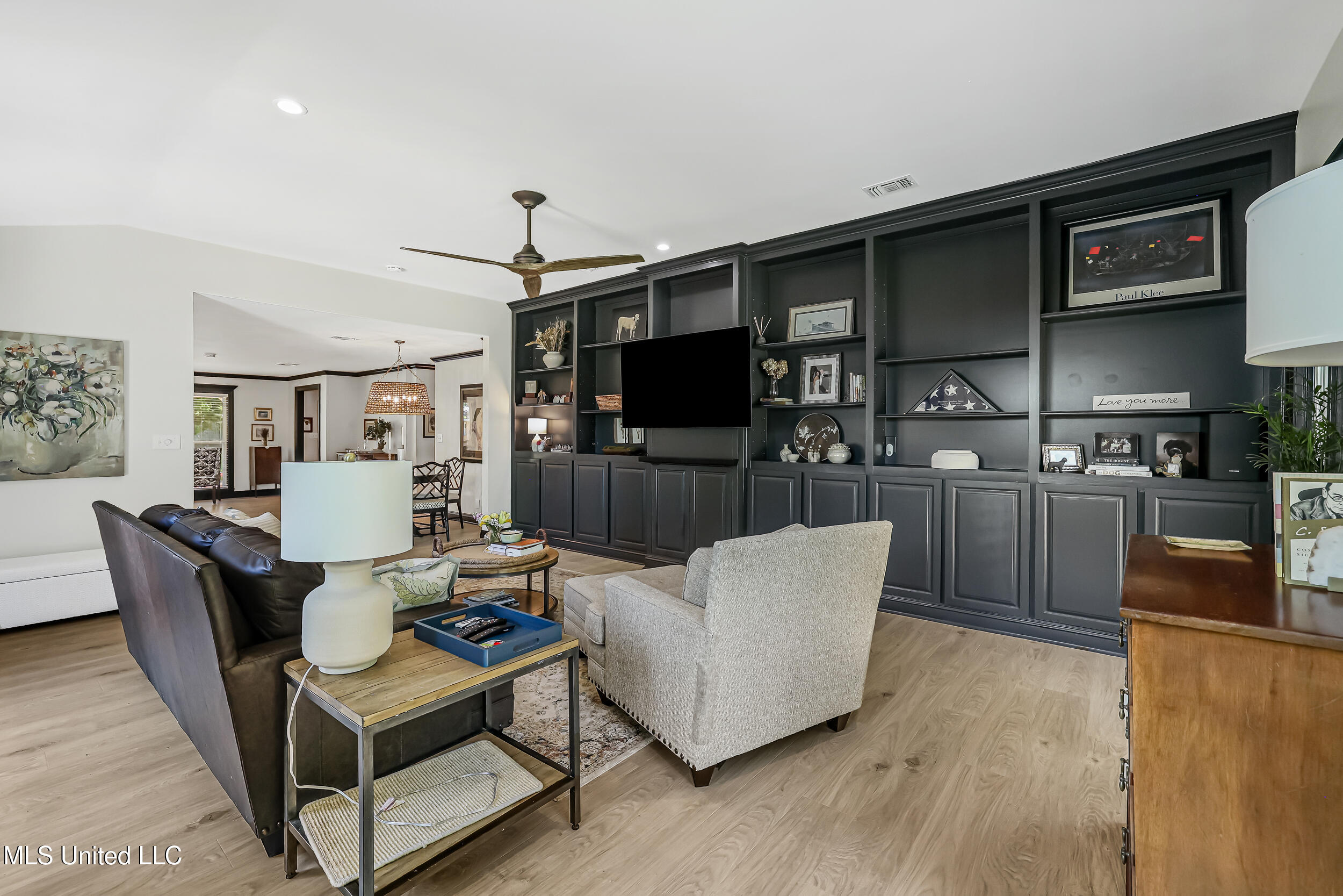 2604 Evergreen Lane Property Photo 11