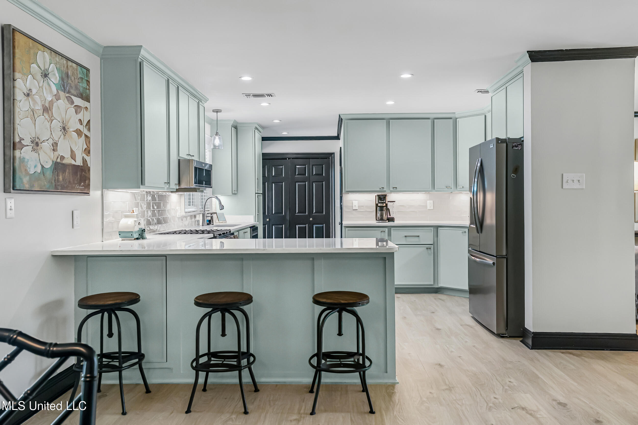 2604 Evergreen Lane Property Photo 13