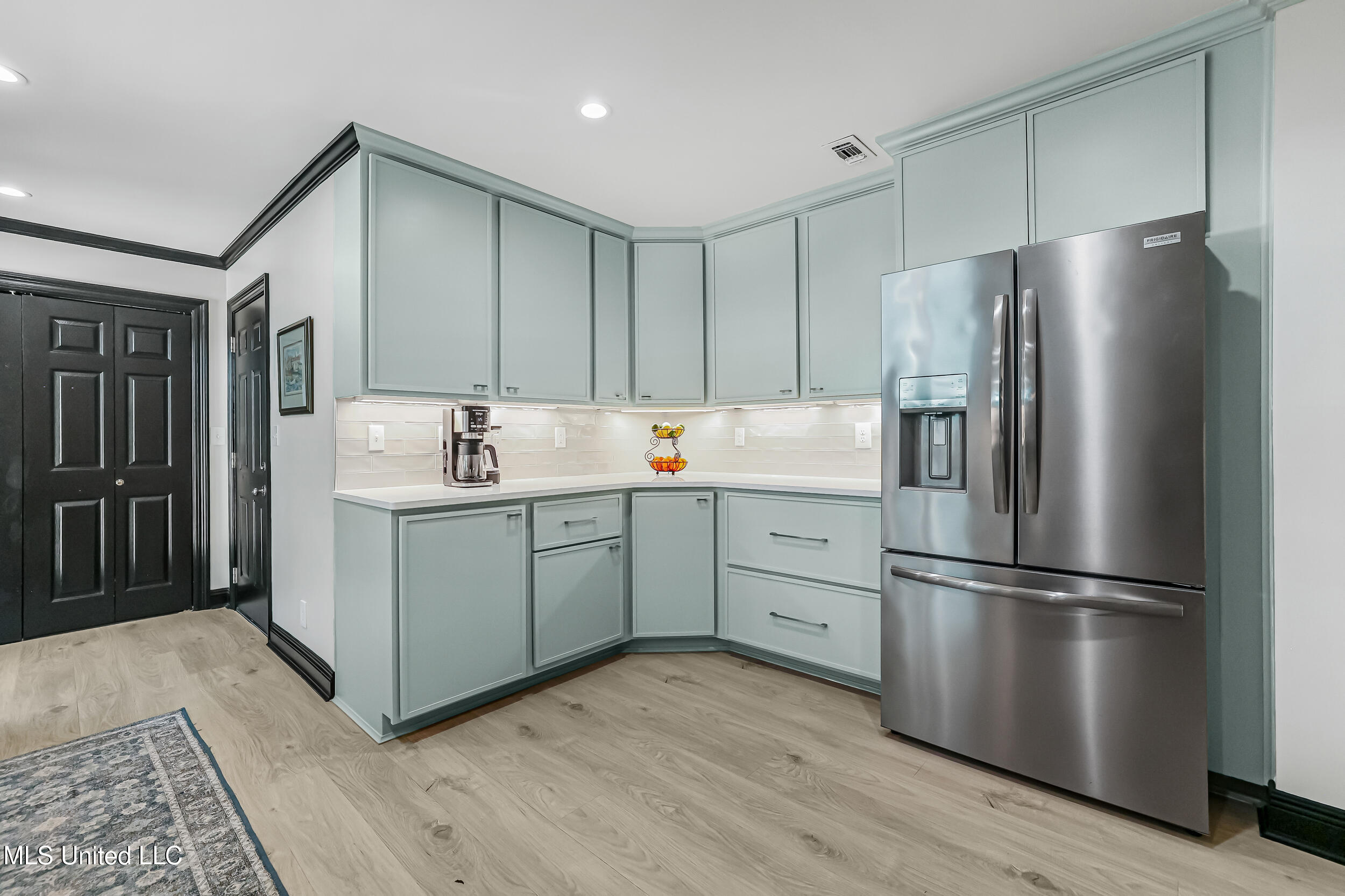 2604 Evergreen Lane Property Photo 15