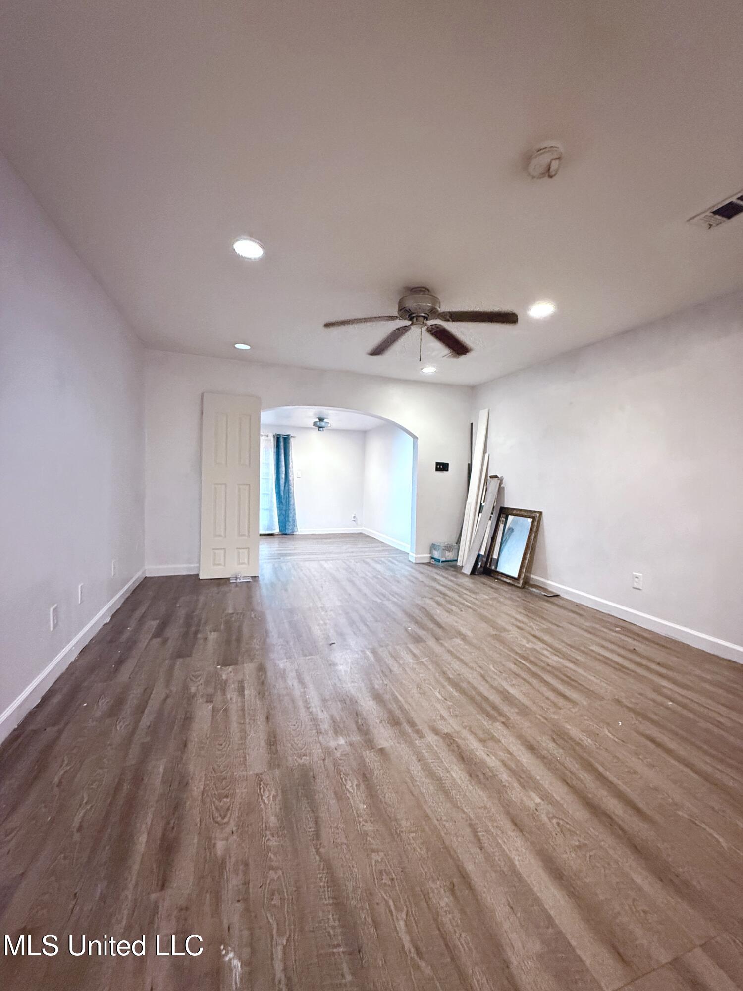 2302 Dogwood Street Property Photo 2