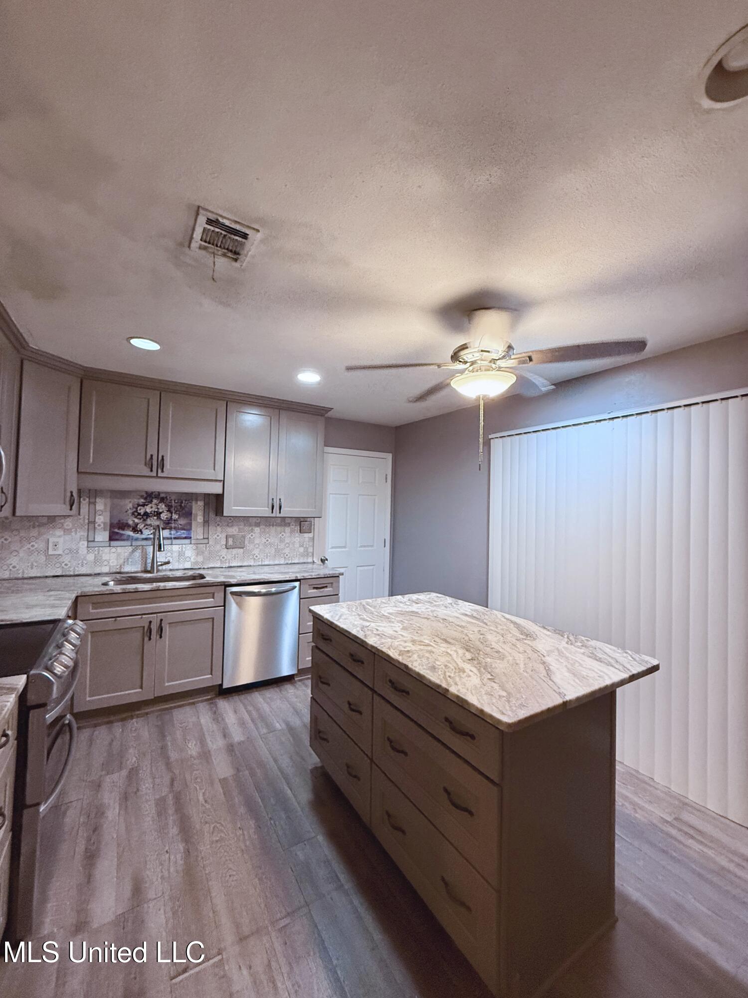 2302 Dogwood Street Property Photo 11